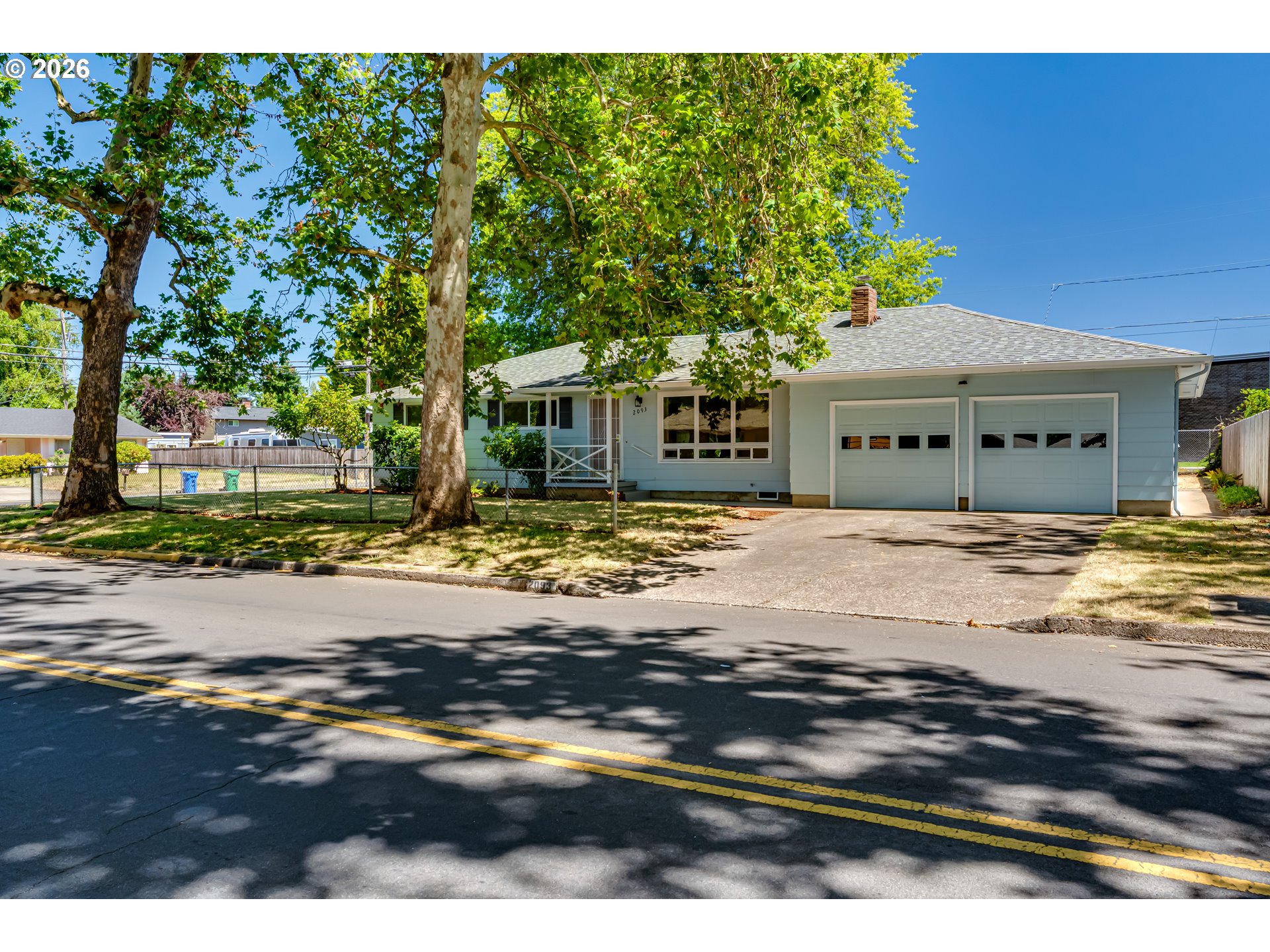 2093 Grove St Property Photo 4