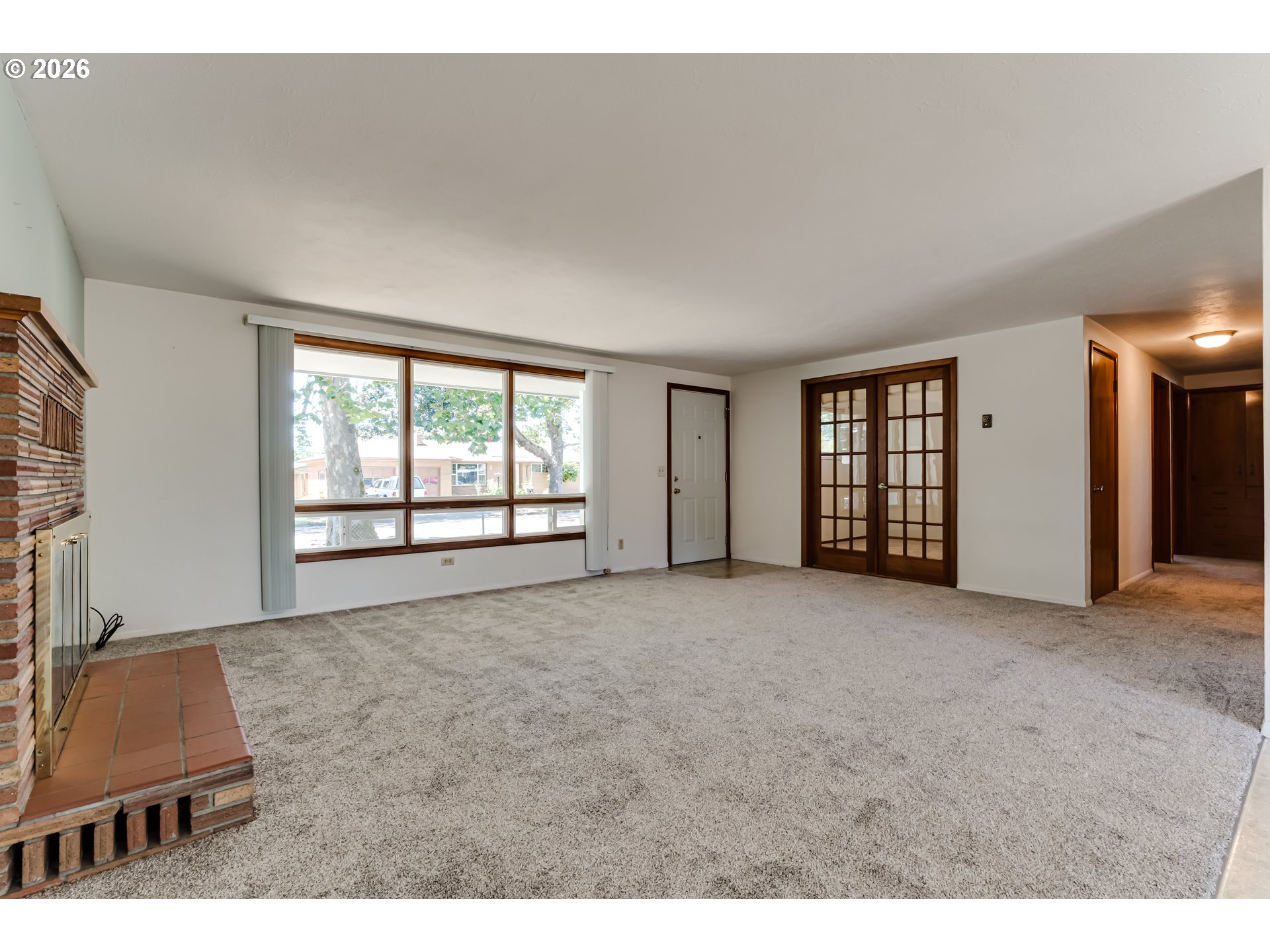 2093 Grove St Property Photo 8