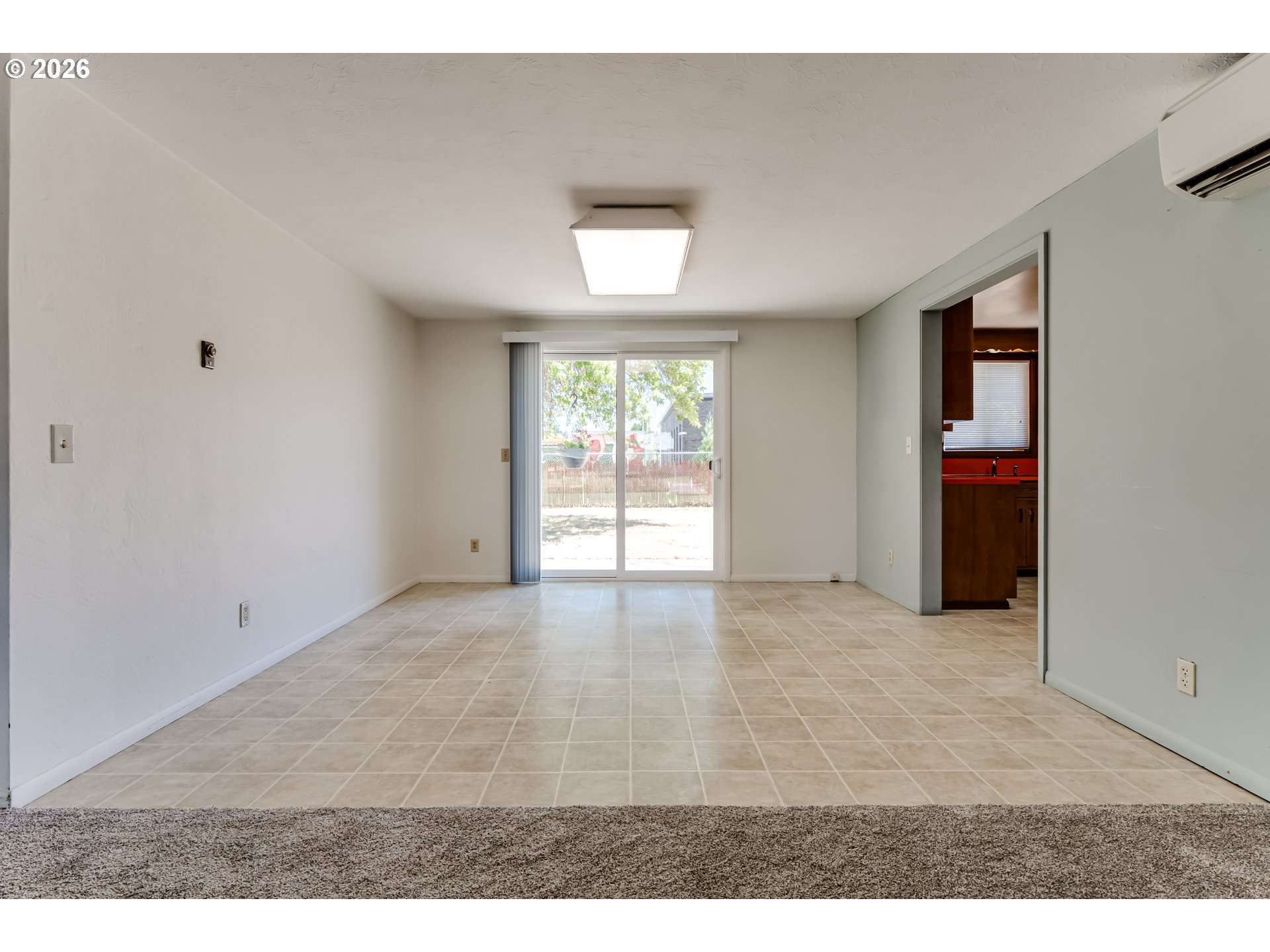 2093 Grove St Property Photo 9