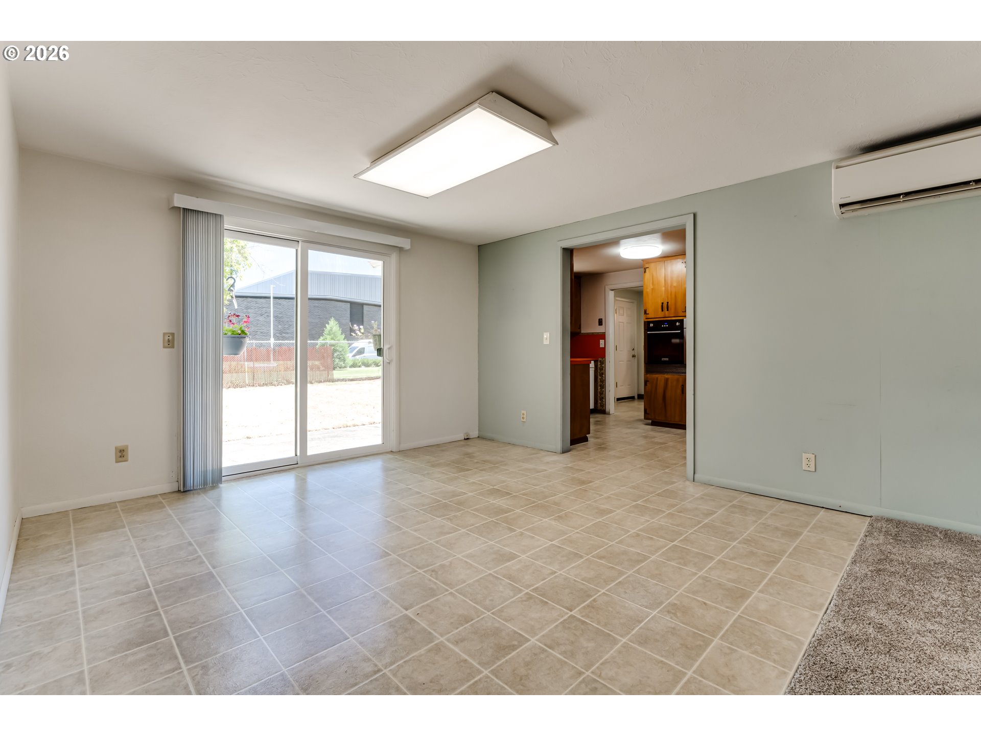 2093 Grove St Property Photo 11