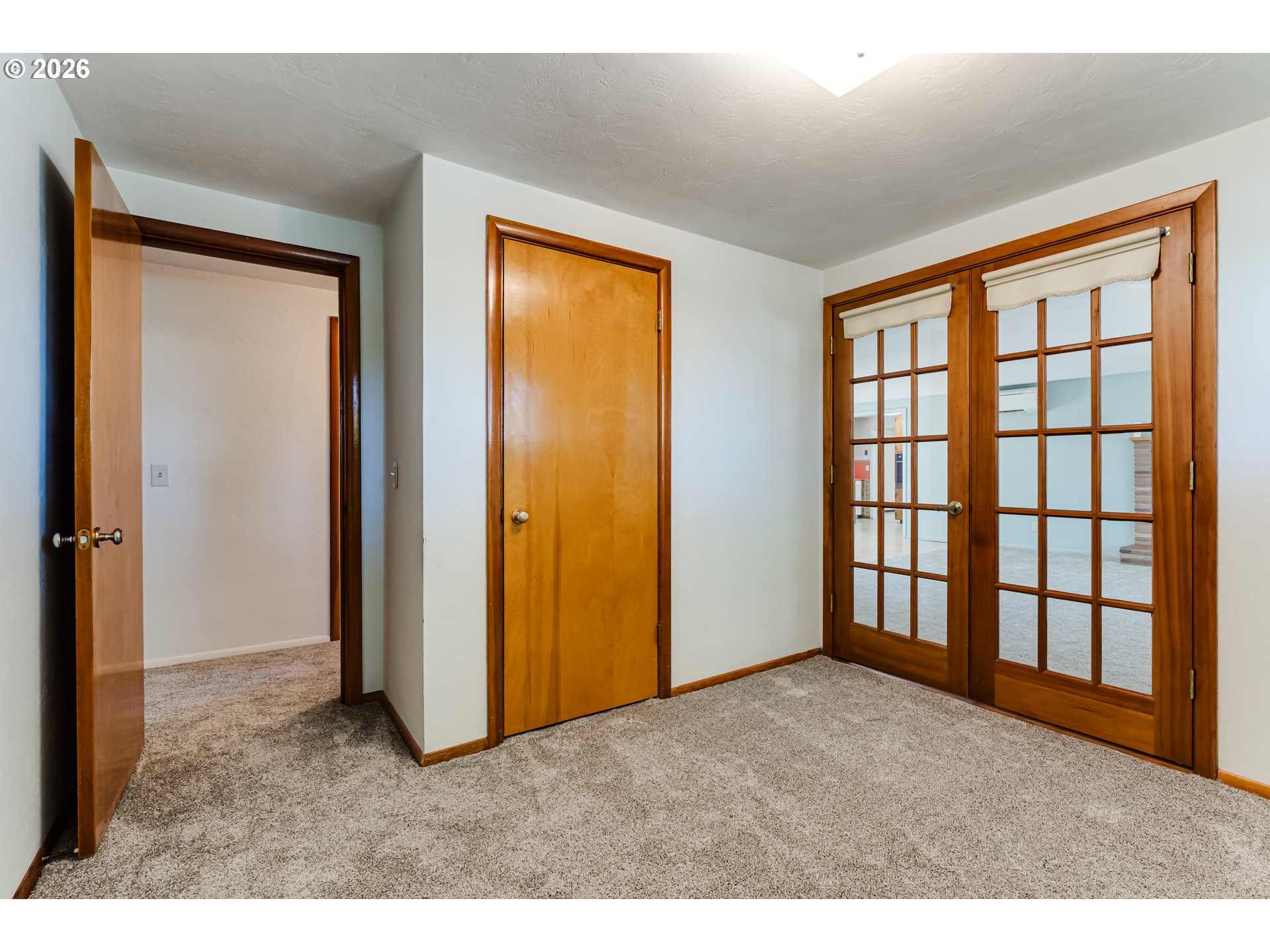 2093 Grove St Property Photo 25