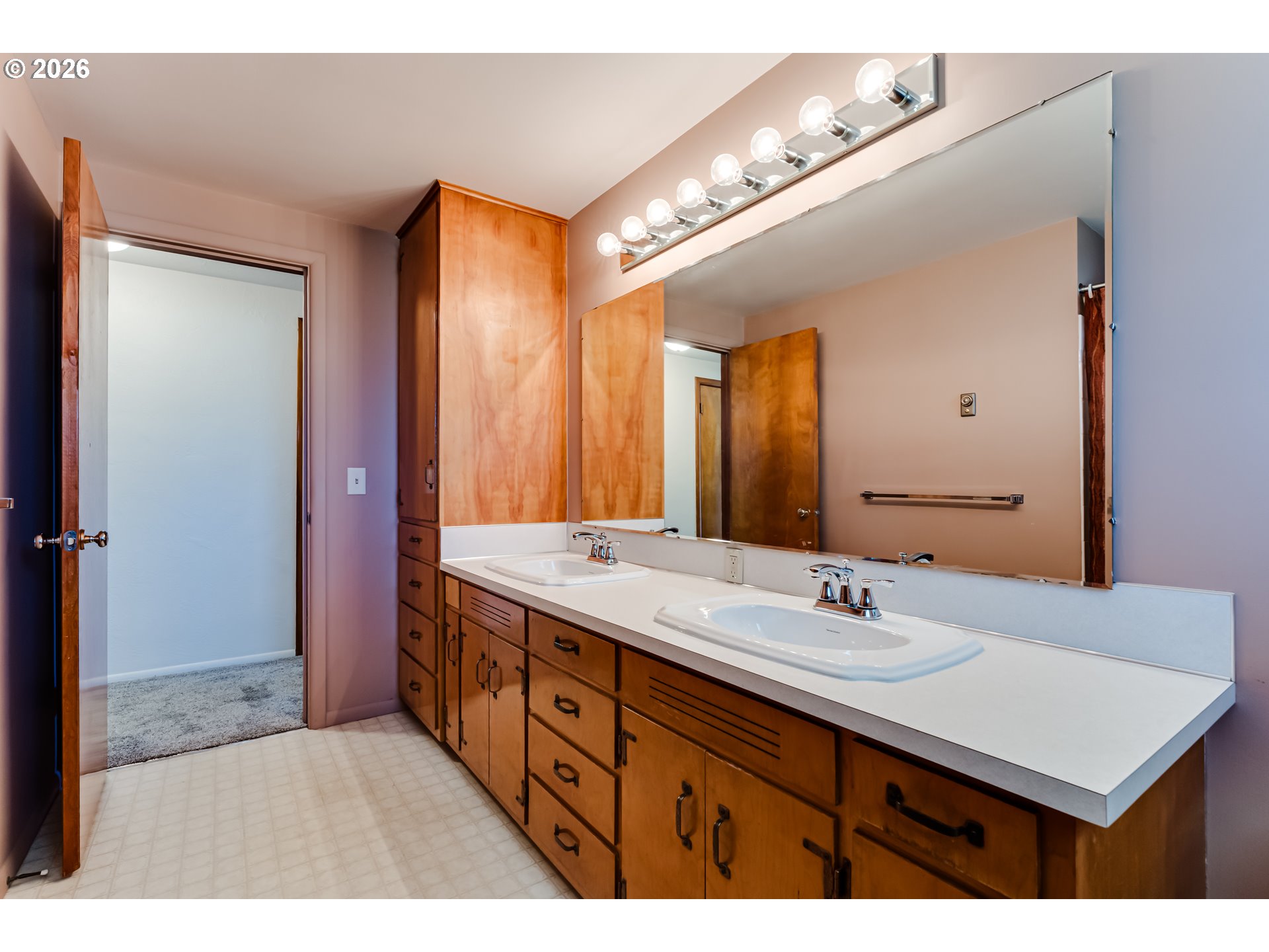 2093 Grove St Property Photo 27