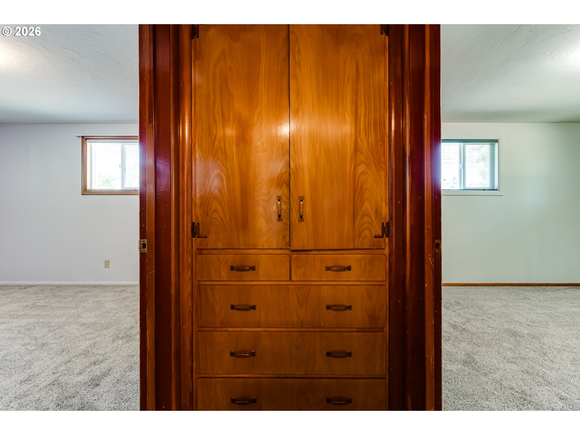 2093 Grove St Property Photo 28
