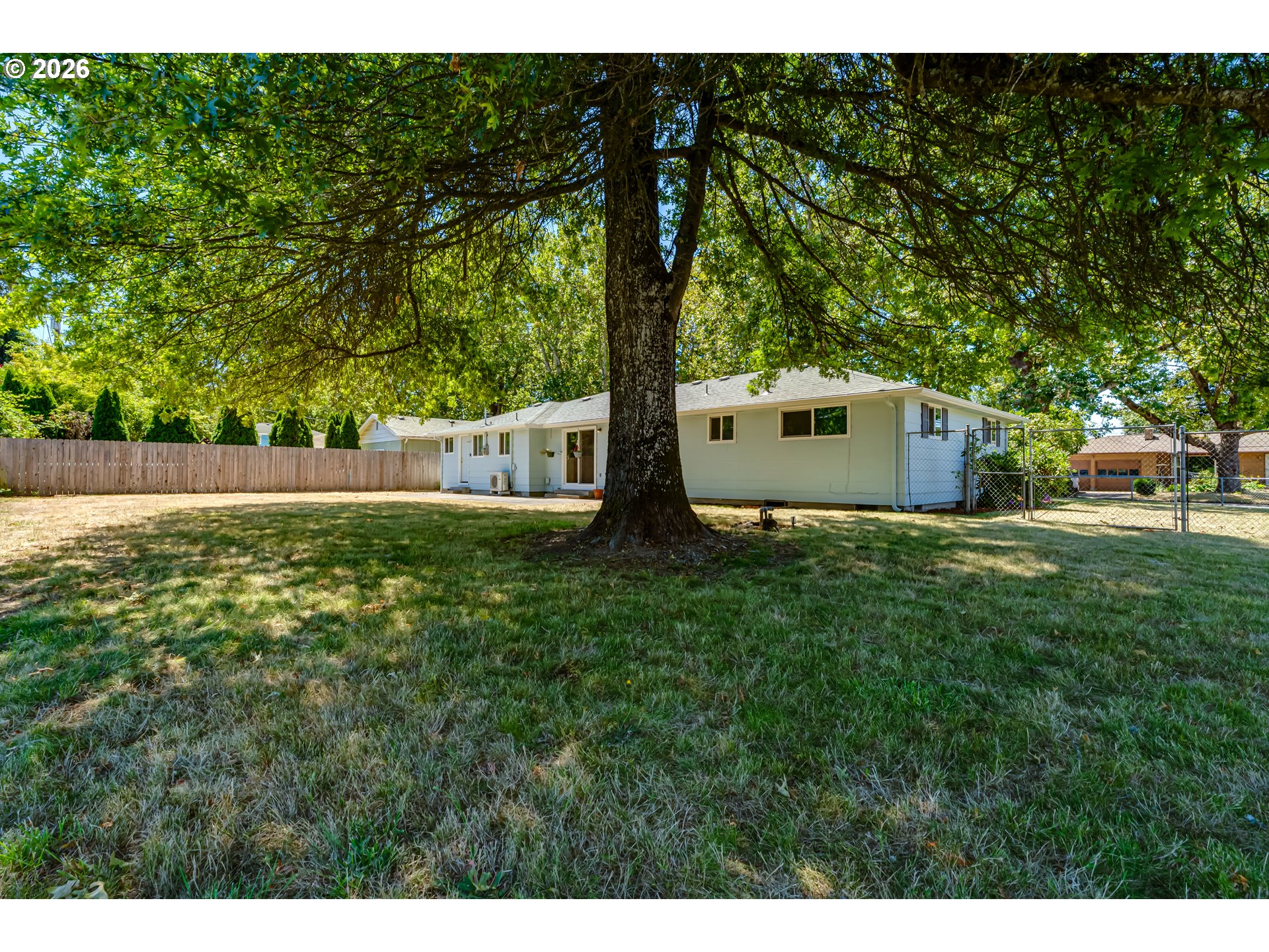 2093 Grove St Property Photo 36
