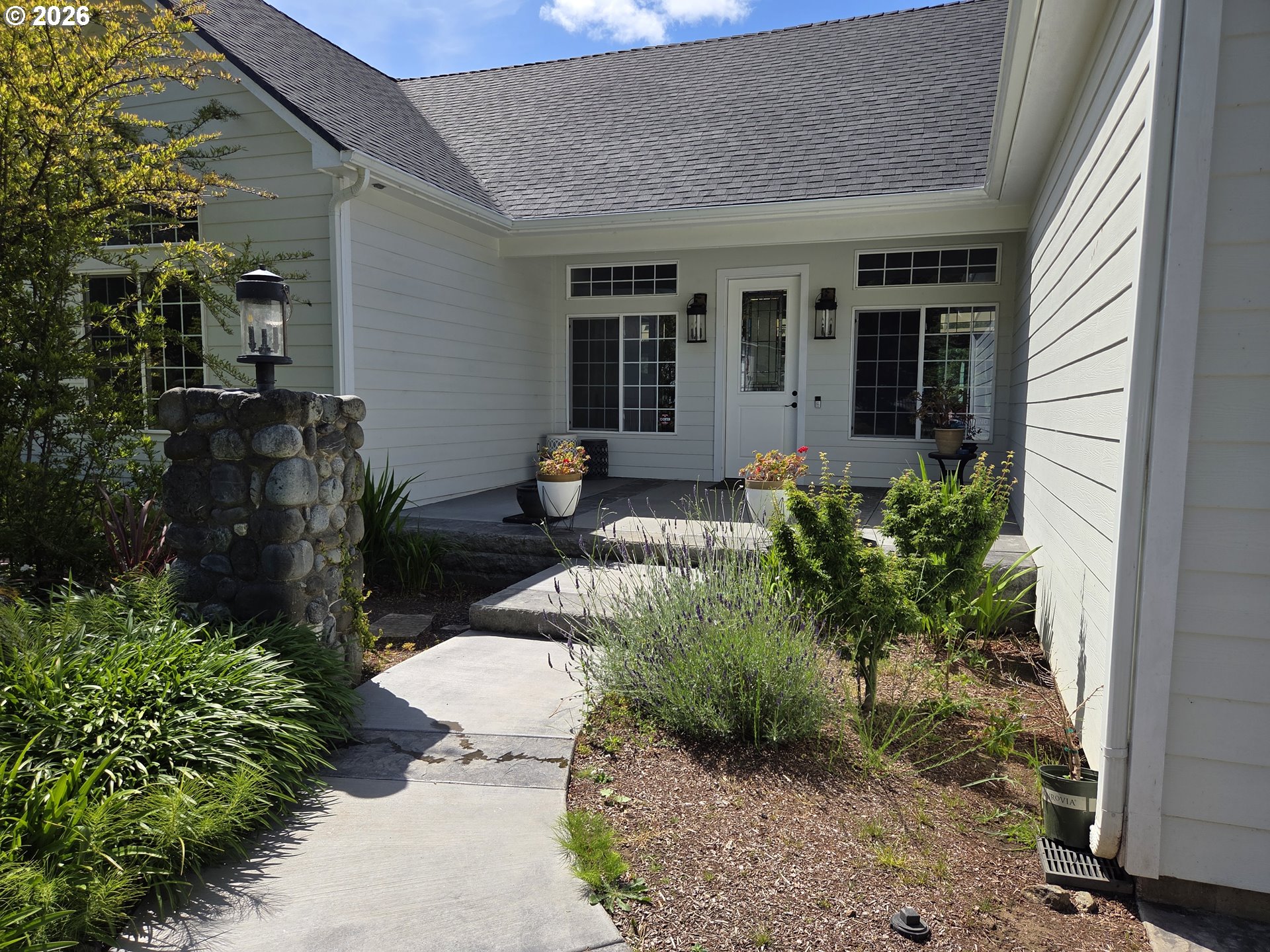 95950 N Bank Rogue River Rd Property Photo 1
