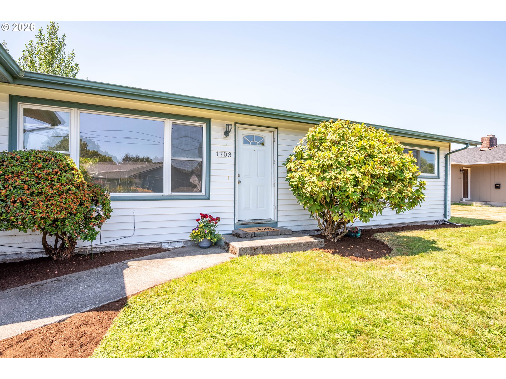1703 33rd Ave Property Photo 2