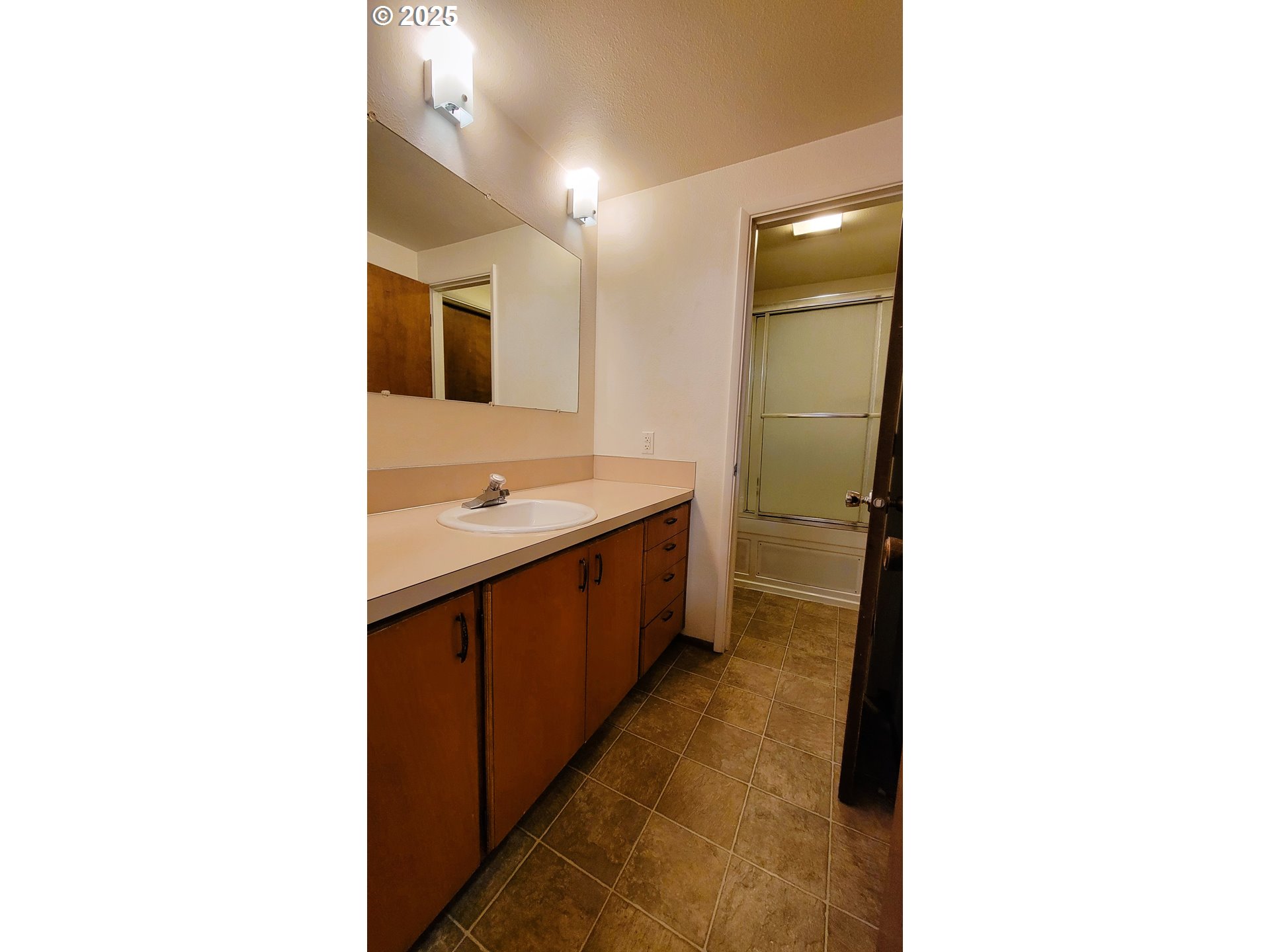 3585 Emerald St Property Photo 12