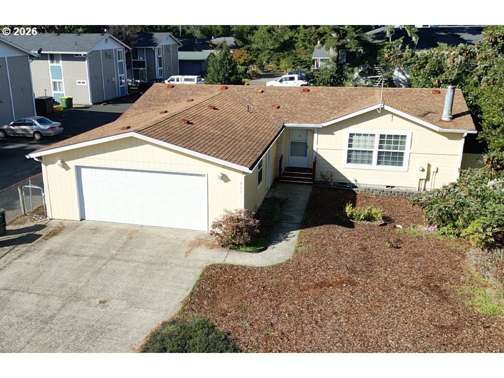 855 MAPLE ST Property Photo 1
