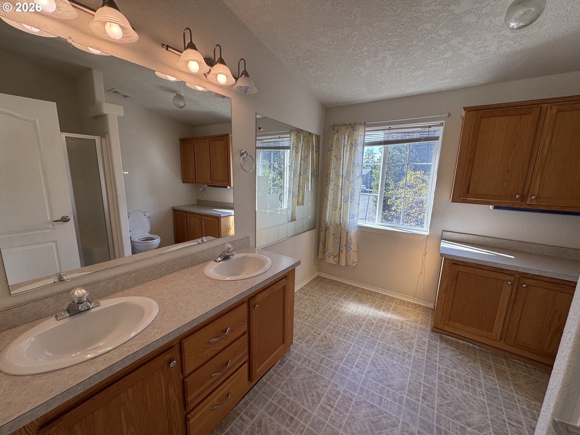 855 Maple St Property Photo 13