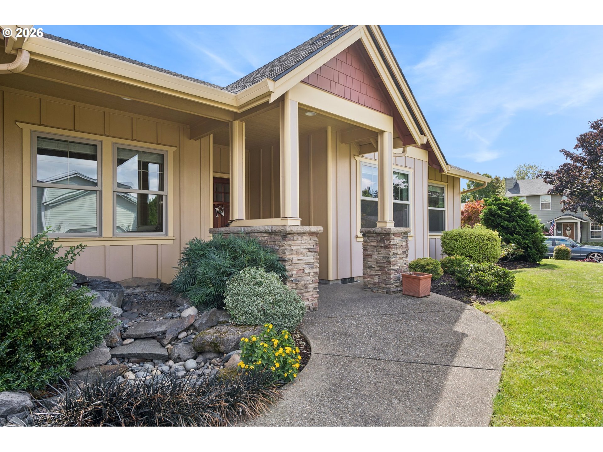 1277 Robert St Property Photo 4