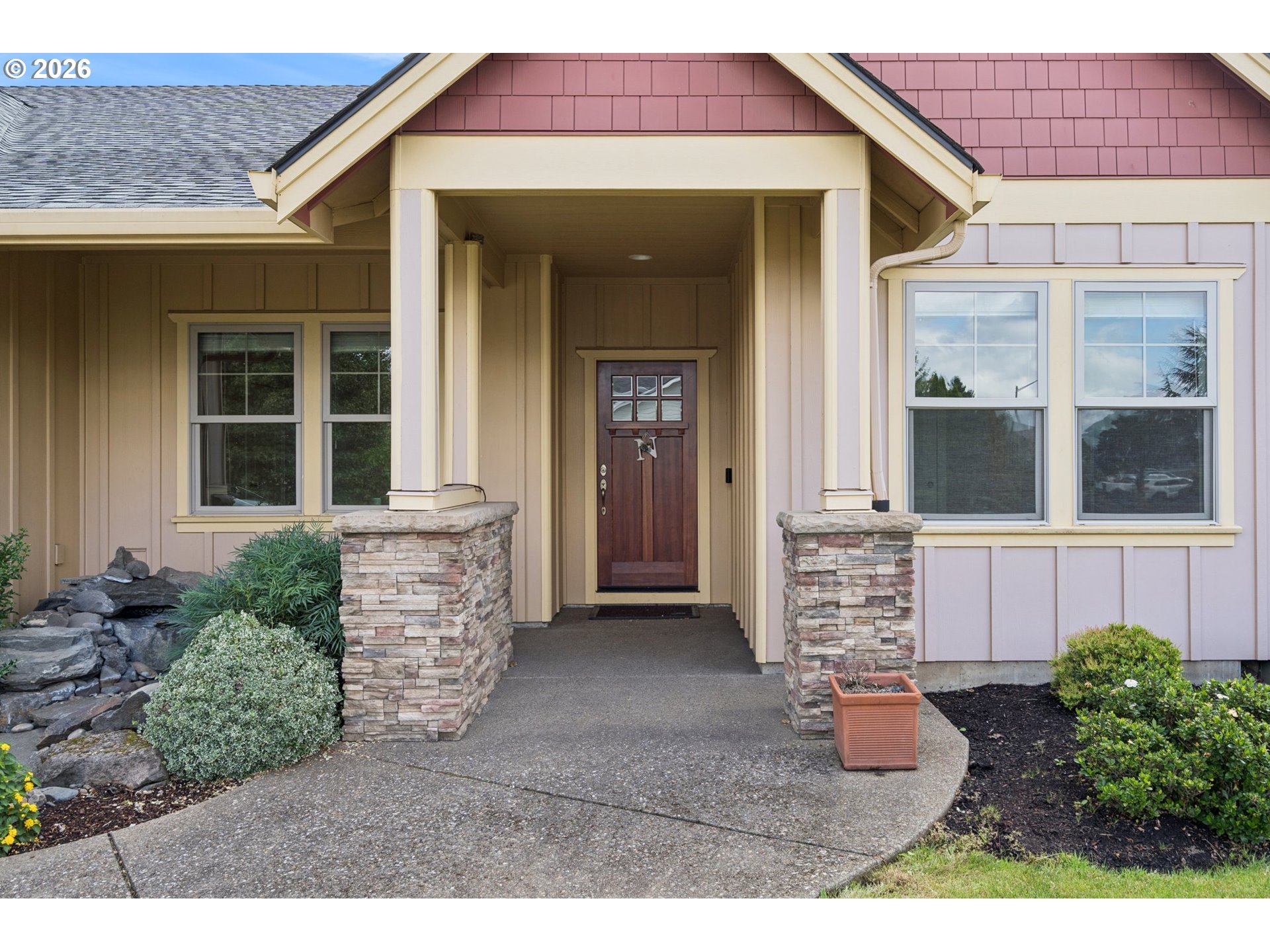 1277 Robert St Property Photo 5