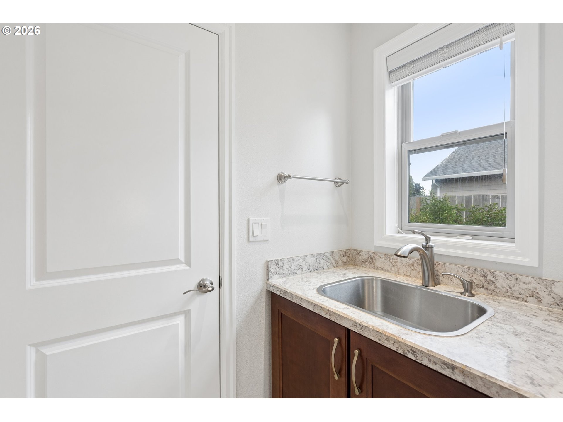 1277 Robert St Property Photo 22