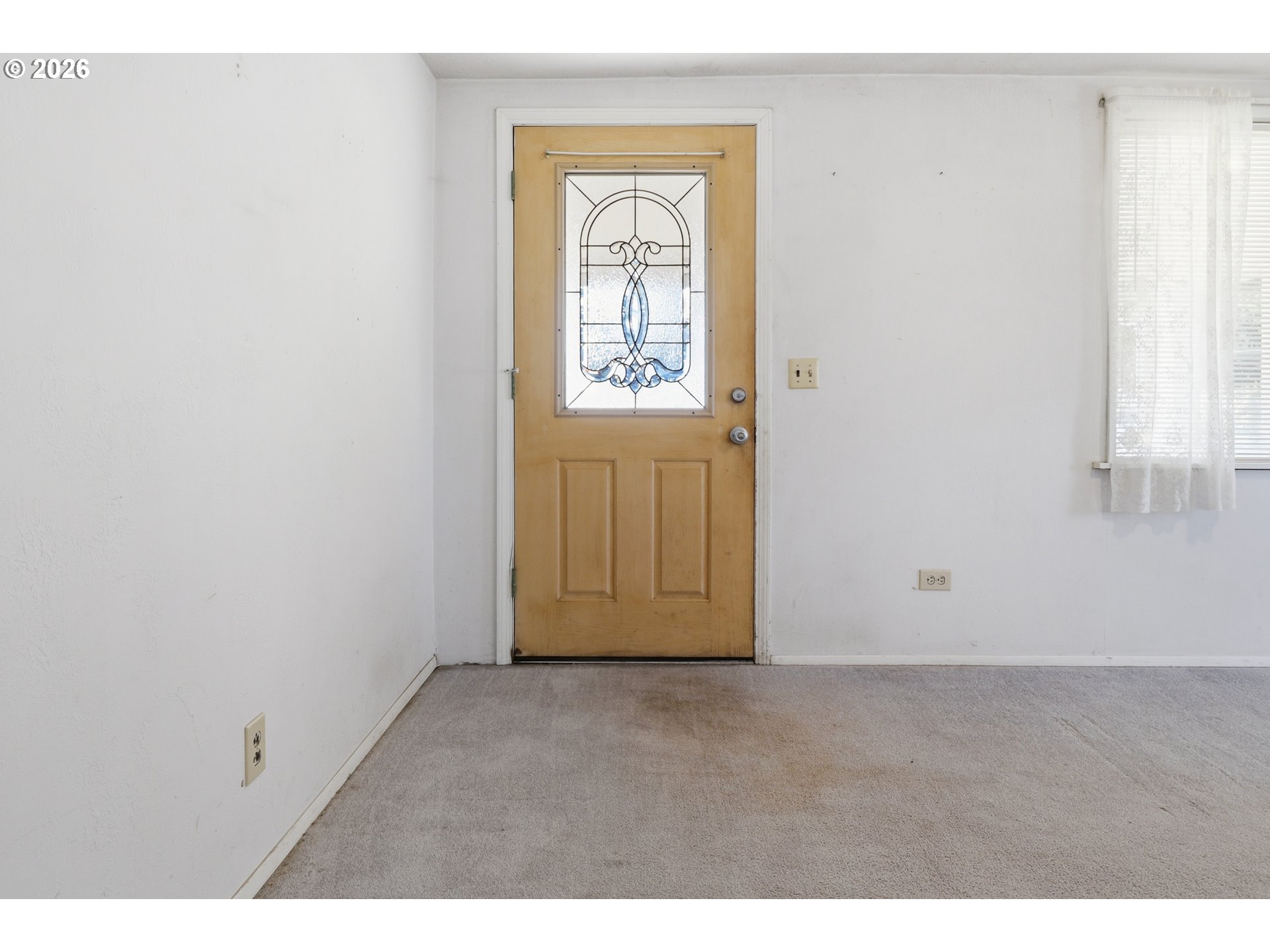 687 Jefferson St Property Photo 4