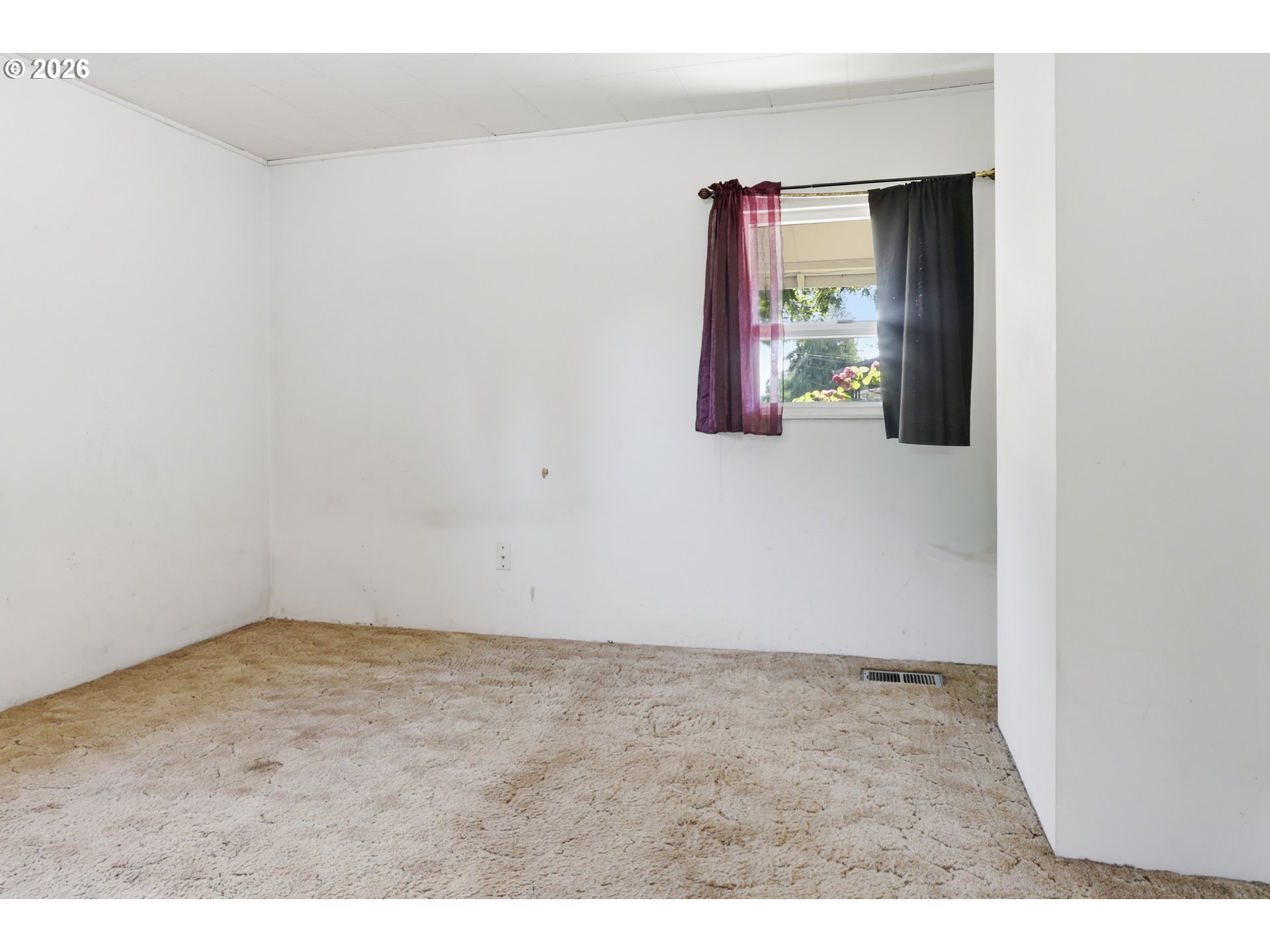 687 Jefferson St Property Photo 17