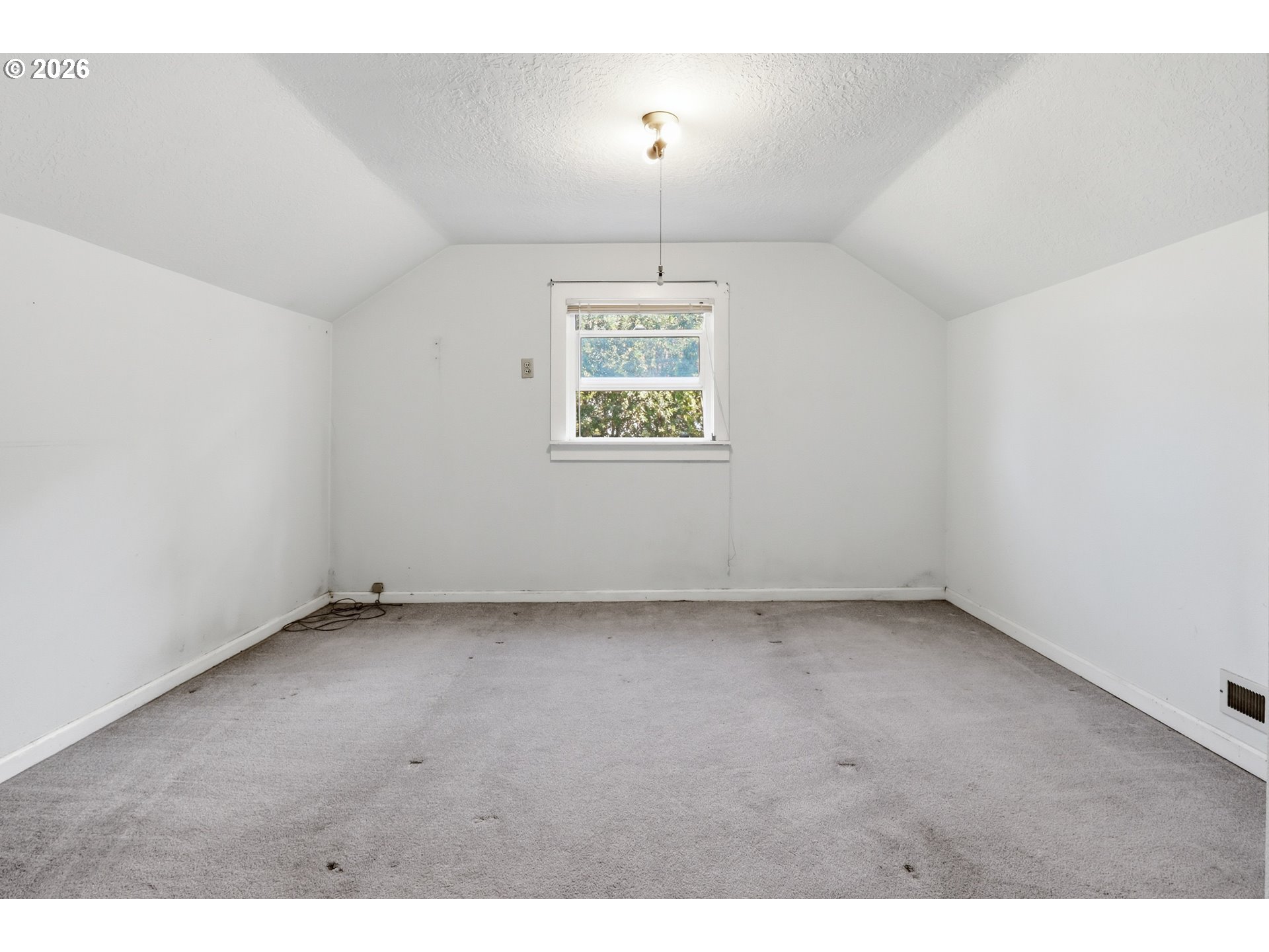 687 Jefferson St Property Photo 22