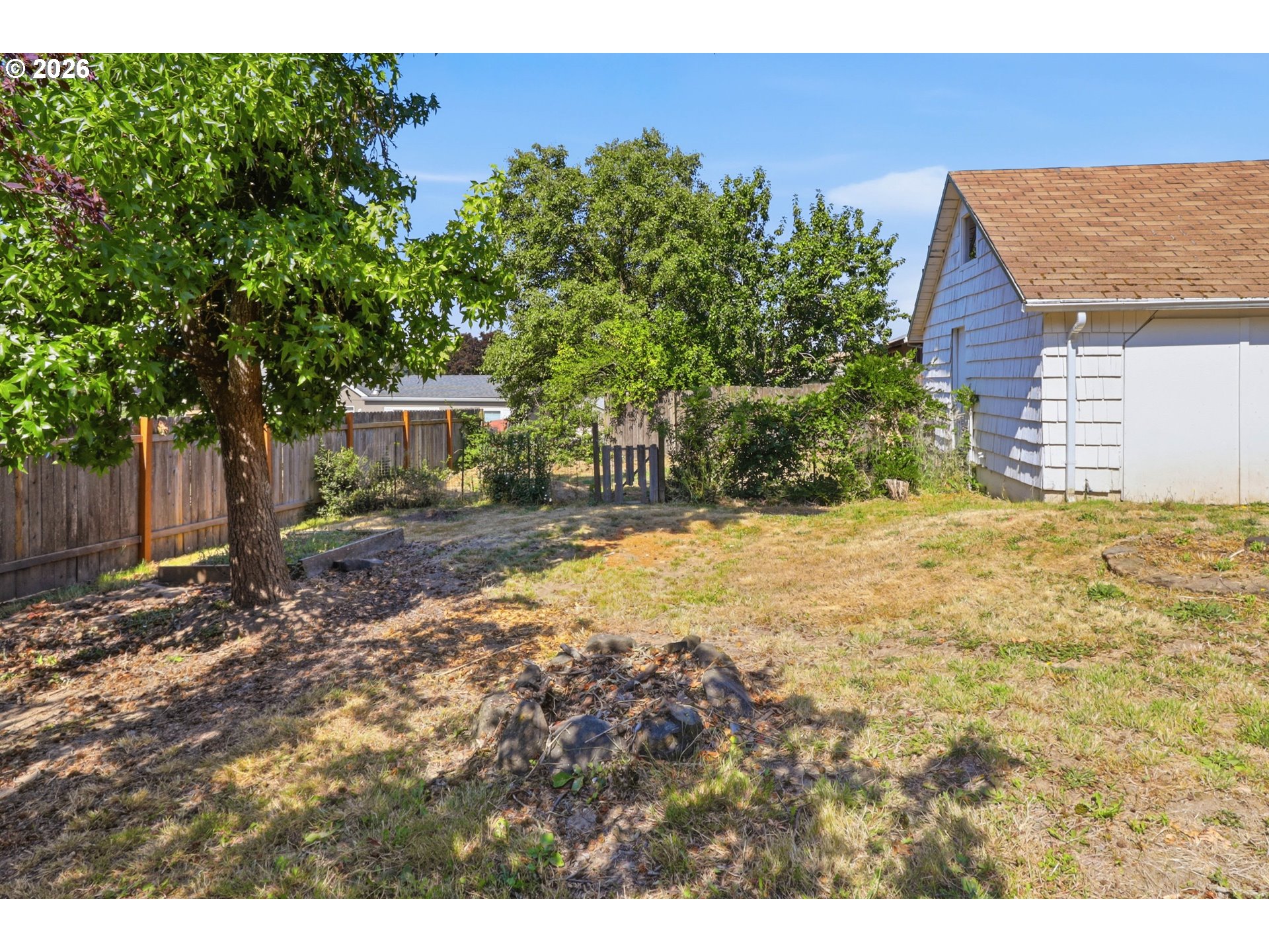 687 Jefferson St Property Photo 35