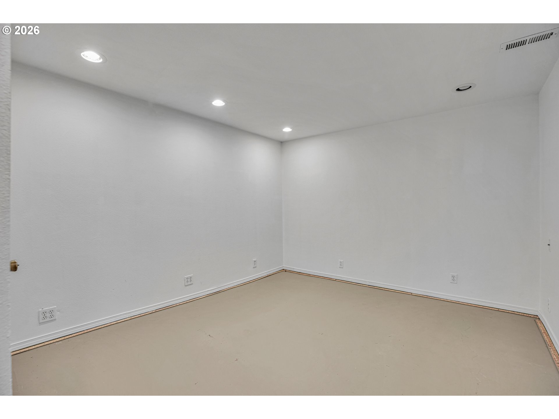406 W C St Property Photo 32
