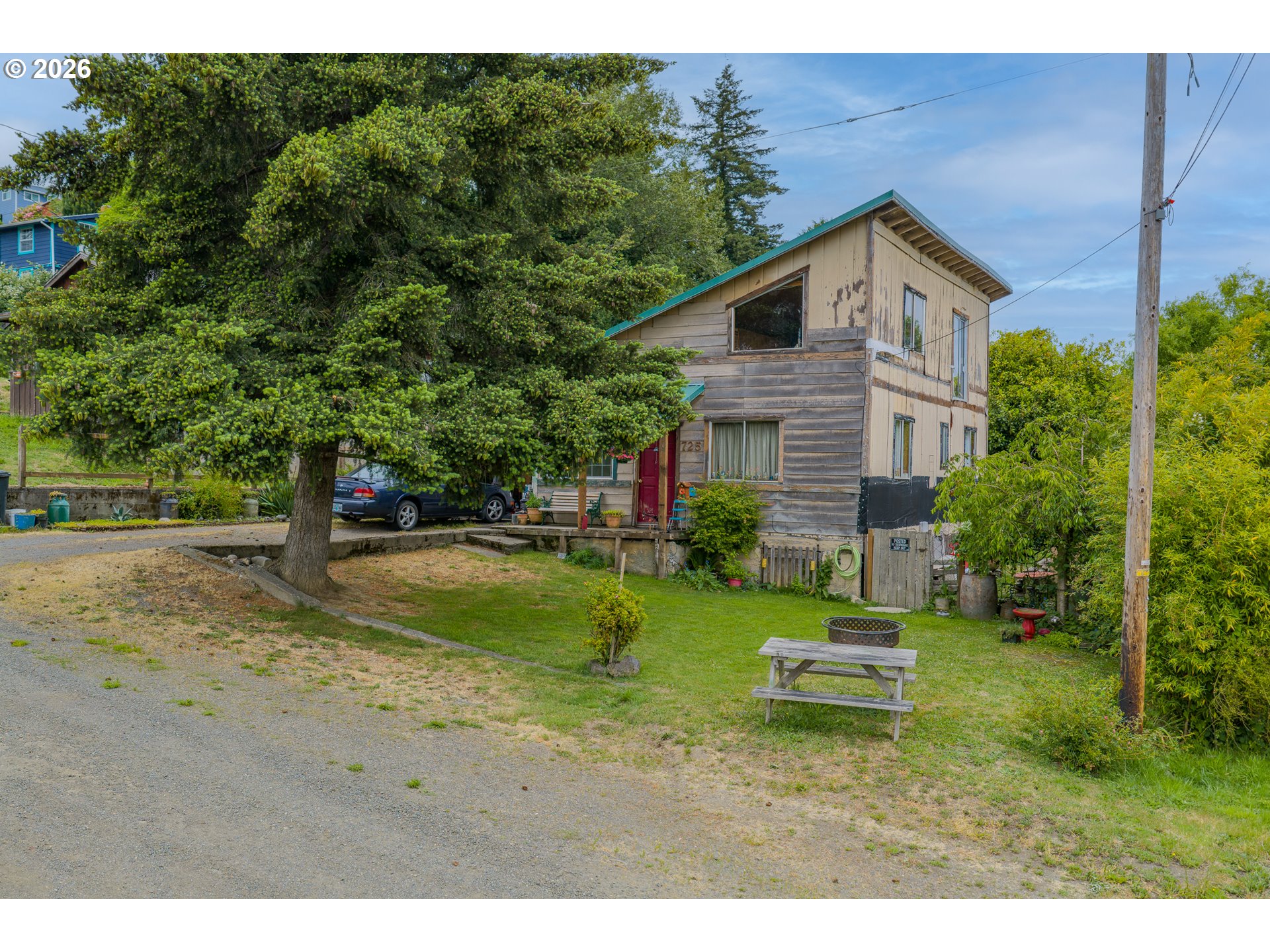 725 B ST Property Photo 1