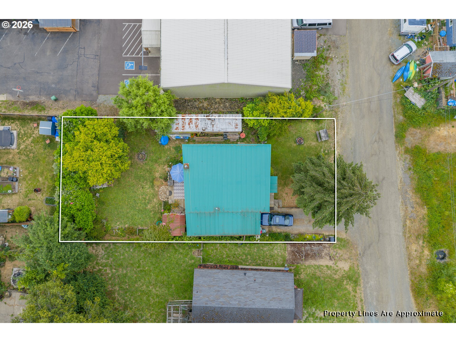 725 B St Property Photo 3