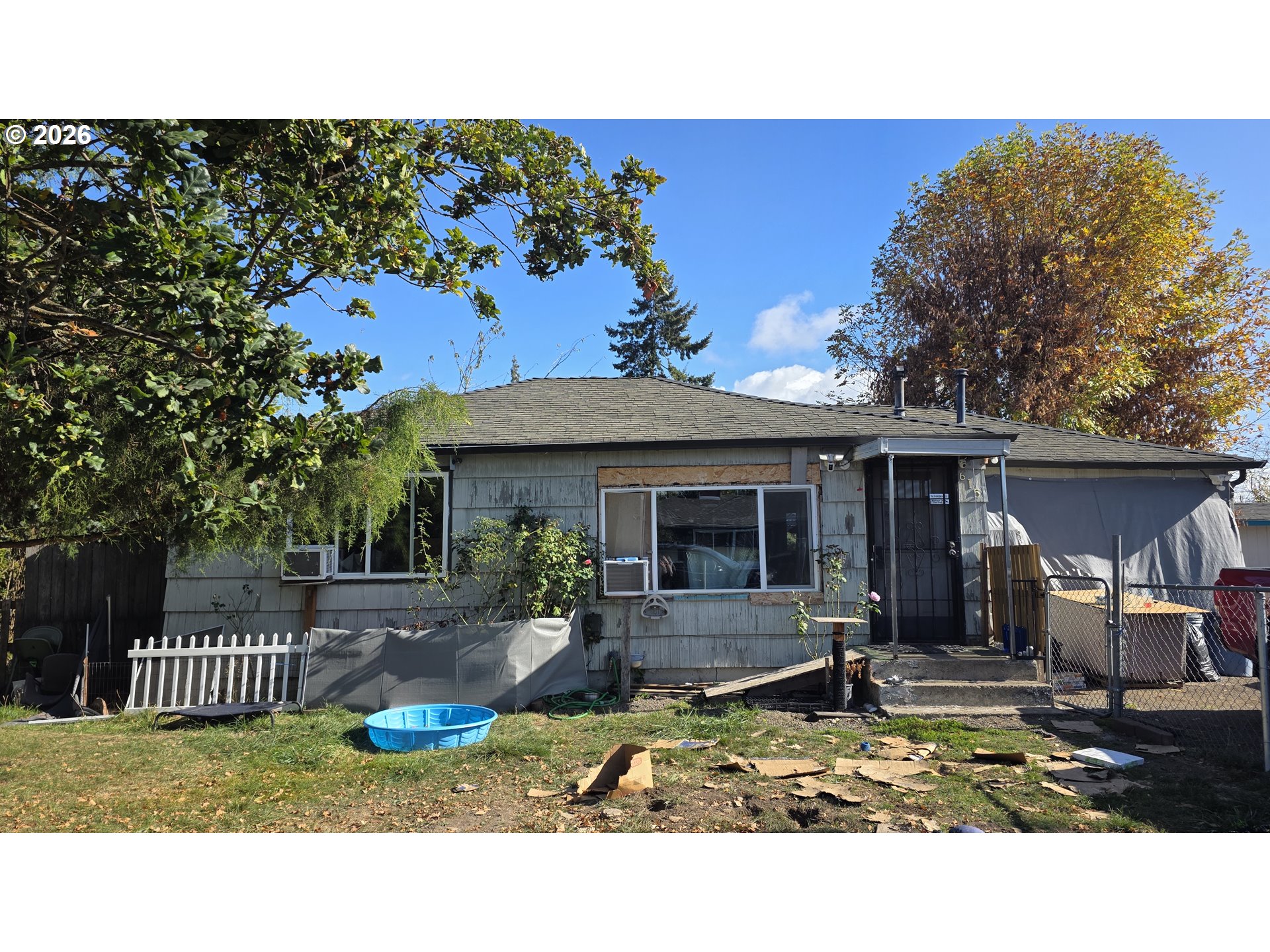 615 33rd St Property Photo 1