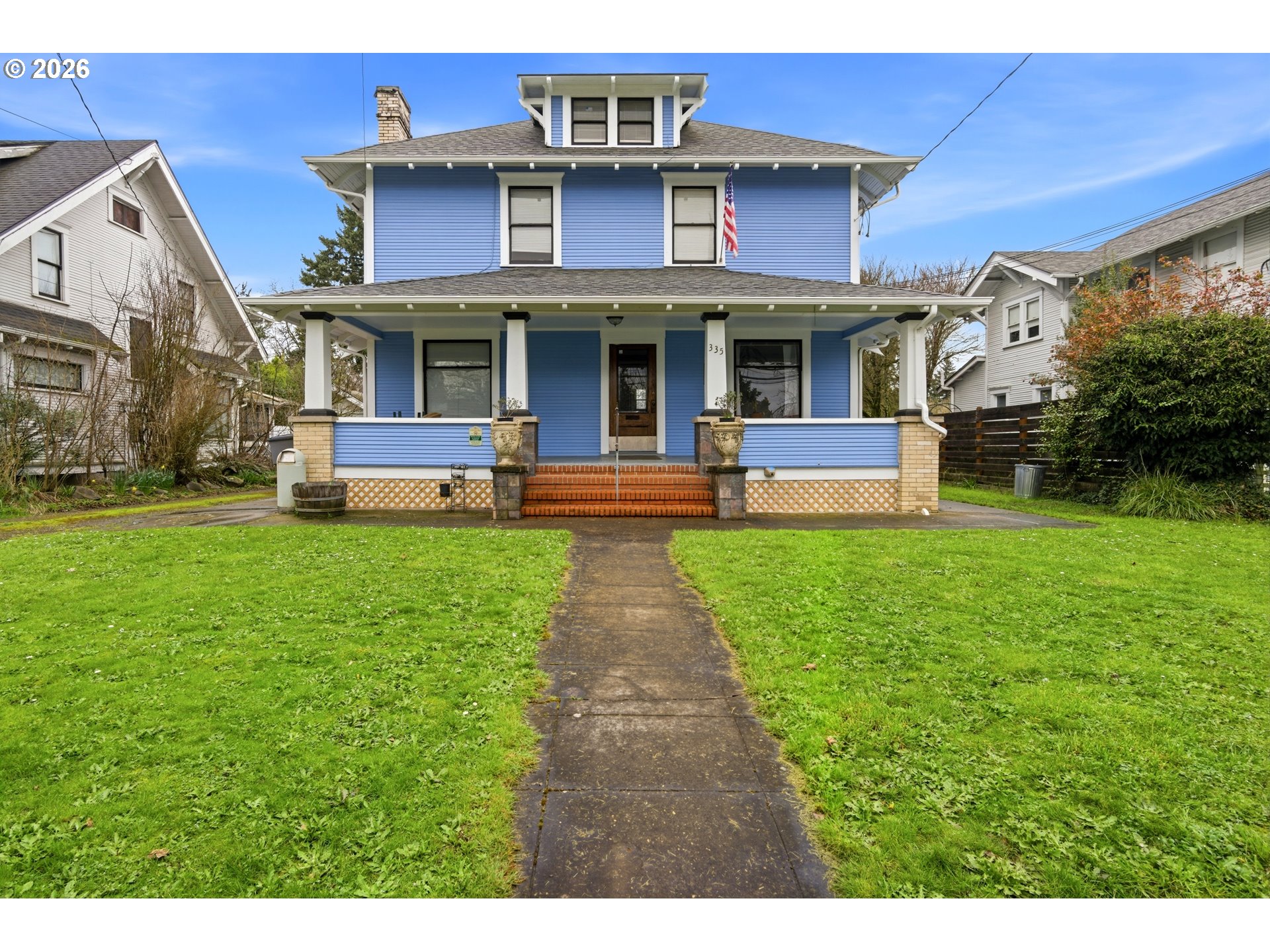 335 SE BAKER ST