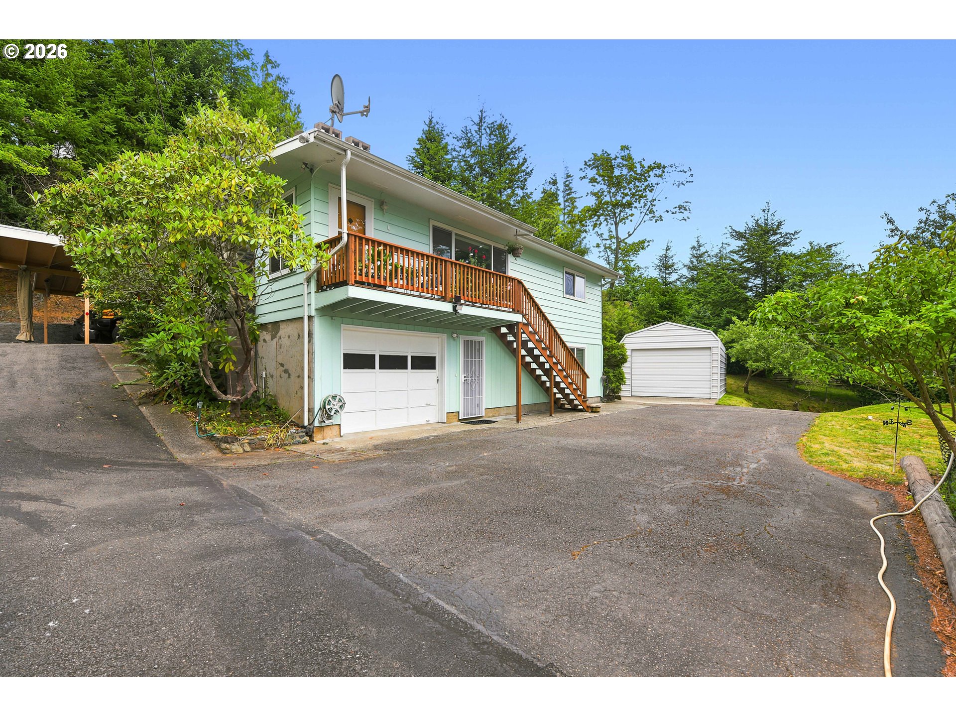 640 Royal Dr Property Photo 1