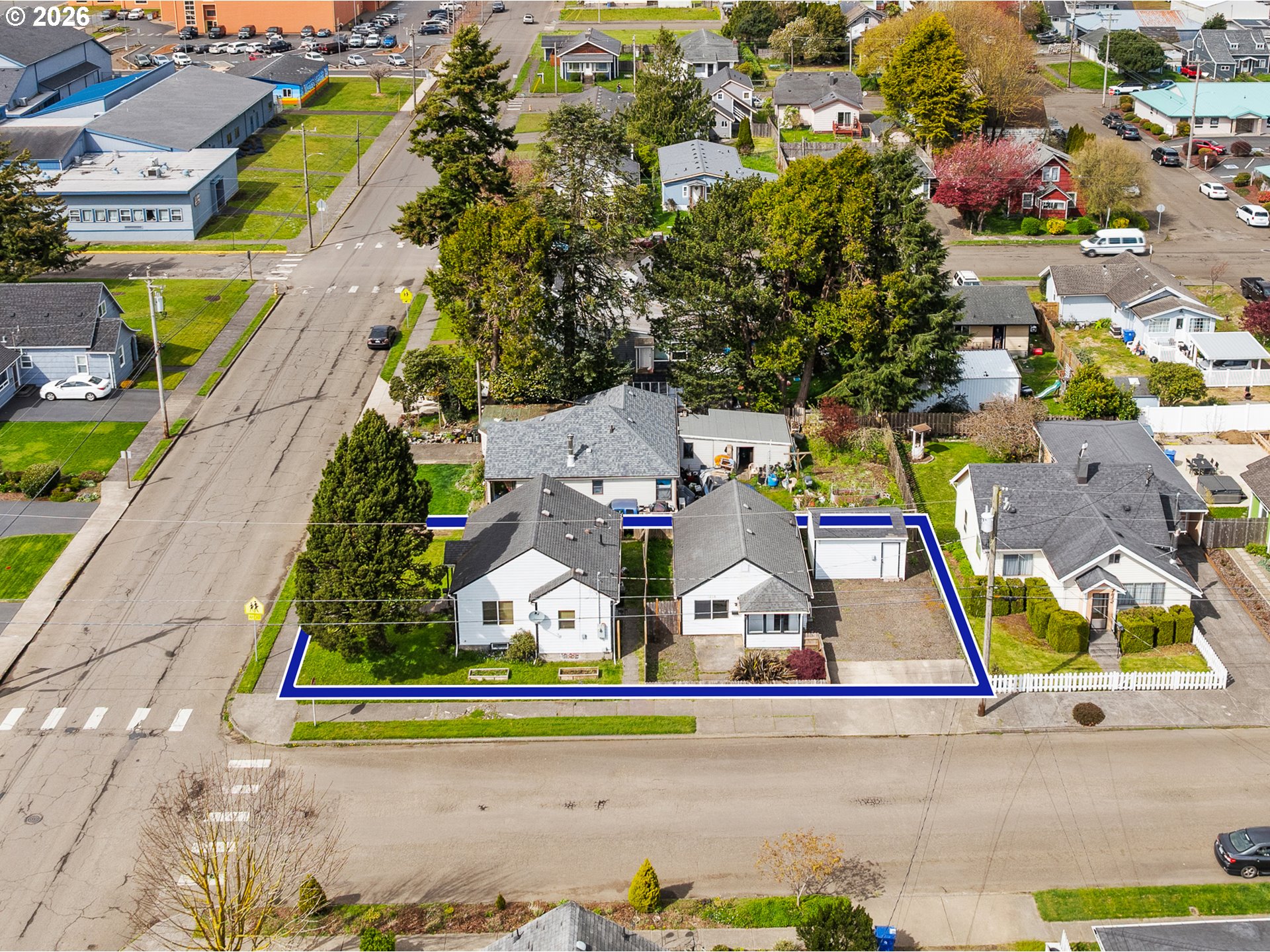 1806 10TH ST Property Photo 1