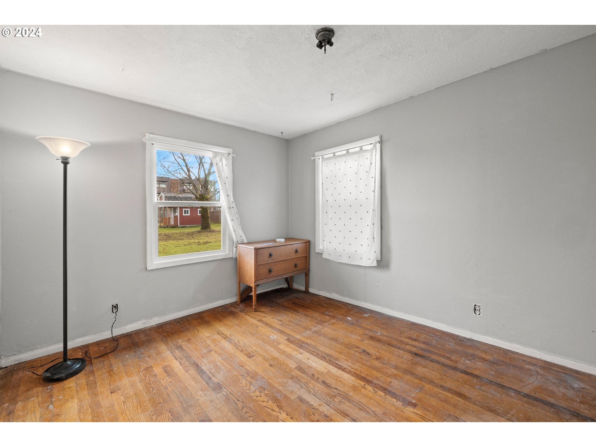 450 Se Hogan Rd Property Photo 14