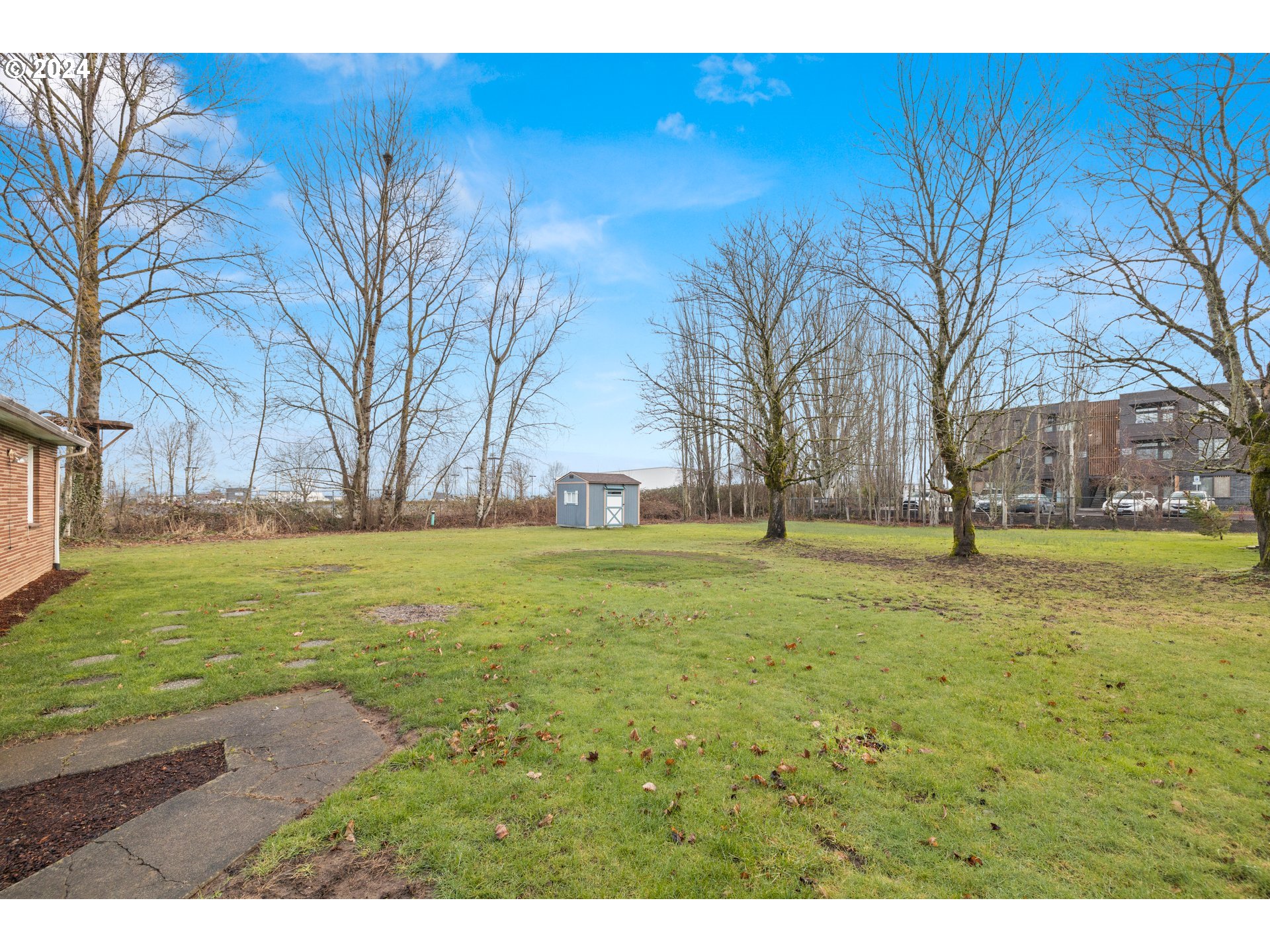 450 Se Hogan Rd Property Photo 19