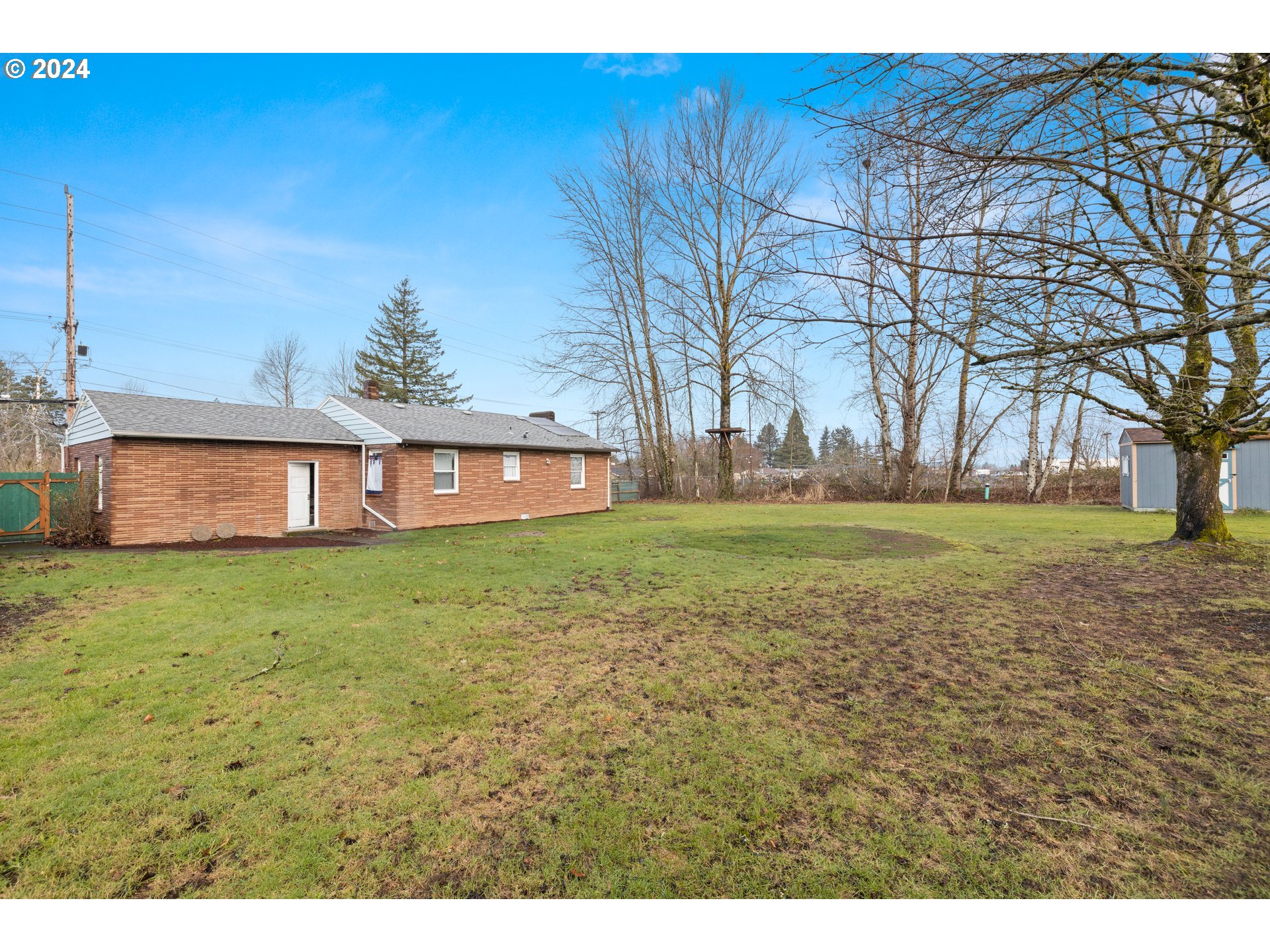450 Se Hogan Rd Property Photo 23