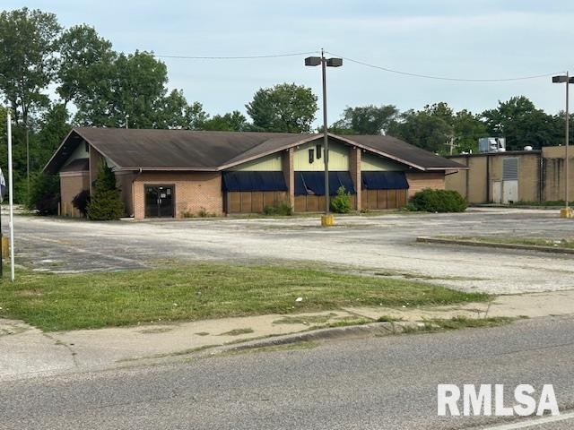 2709 S Macarthur Boulevard Property Photo 1