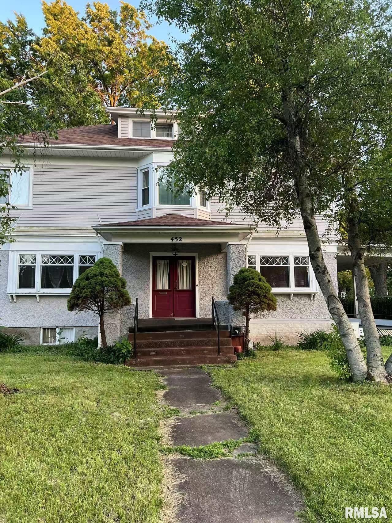 452 S Grand Avenue West Property Photo 1