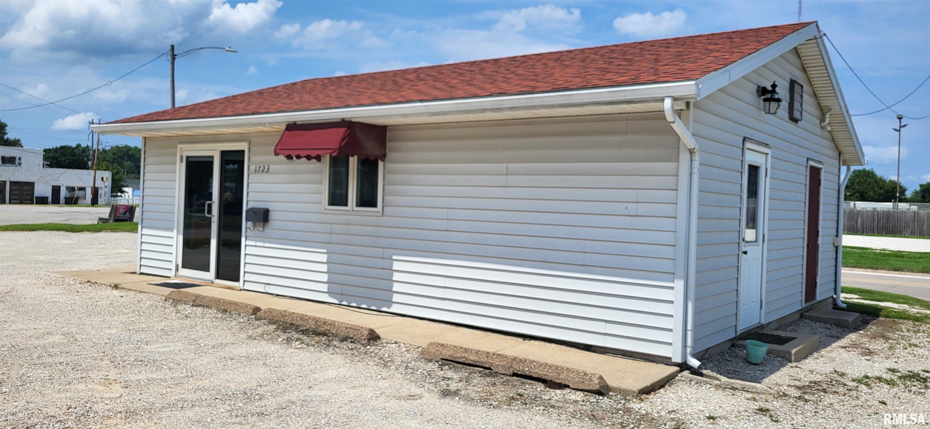 1723 Grand Avenue Property Photo 1