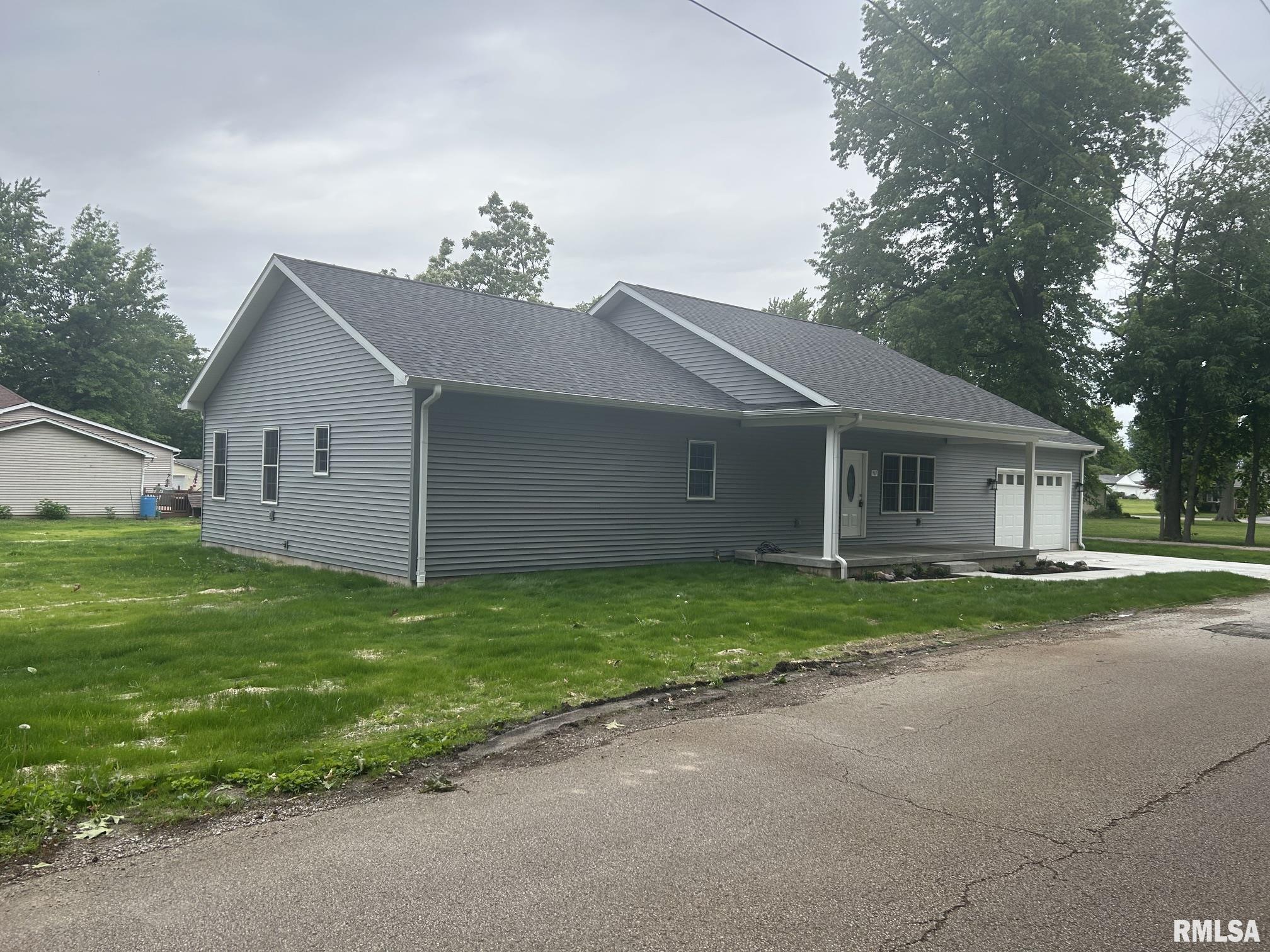 907 N Snodgrass Street Property Photo 1