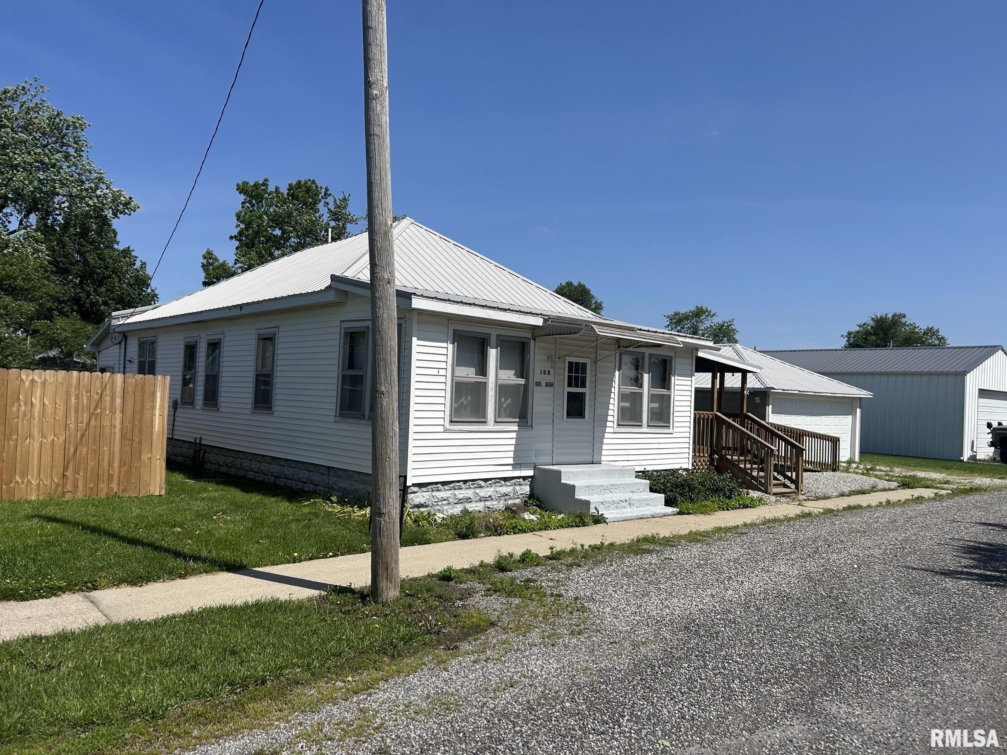 108 S Ash Street Property Photo 1