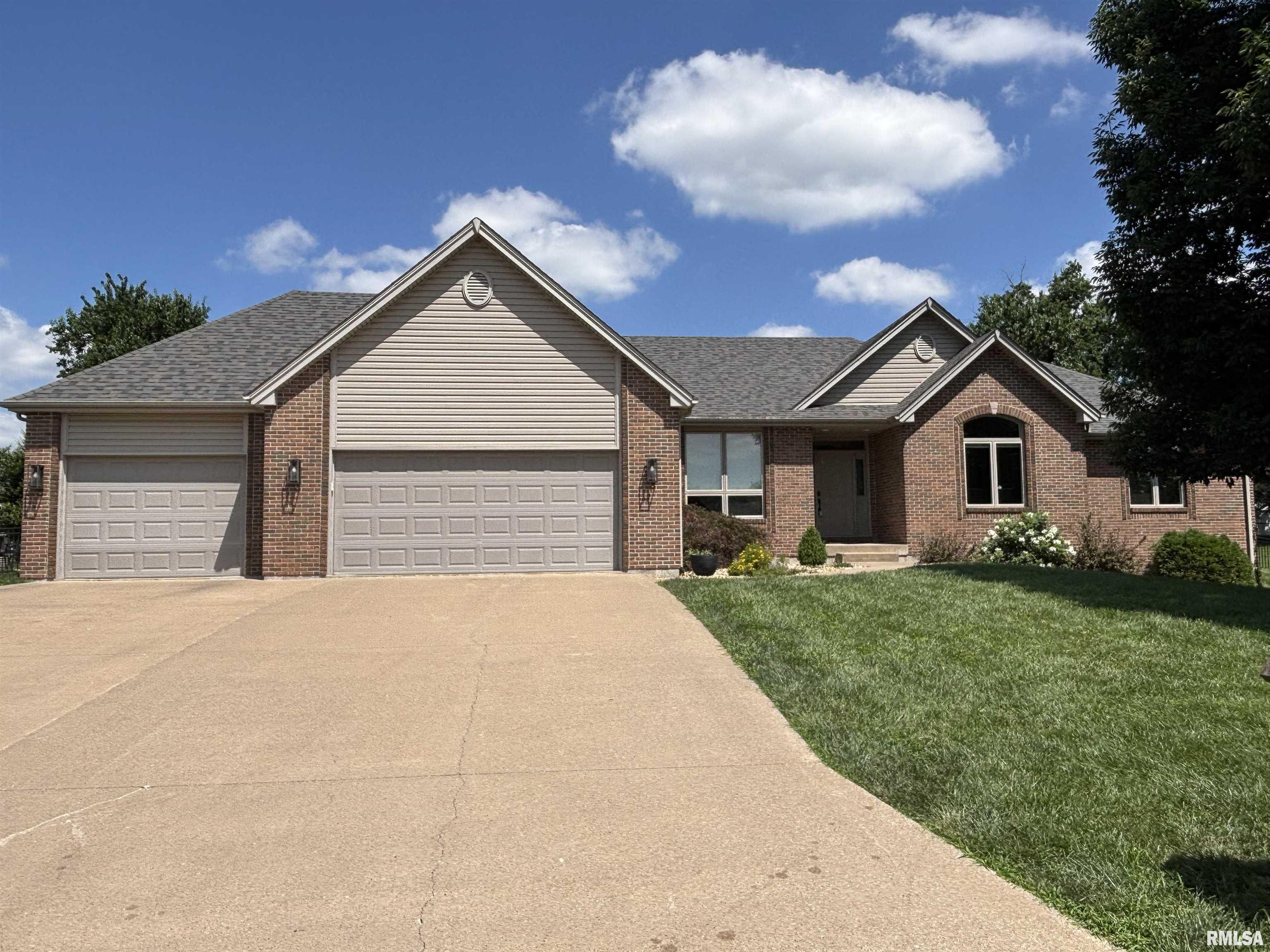 1231 Edinburgh Drive