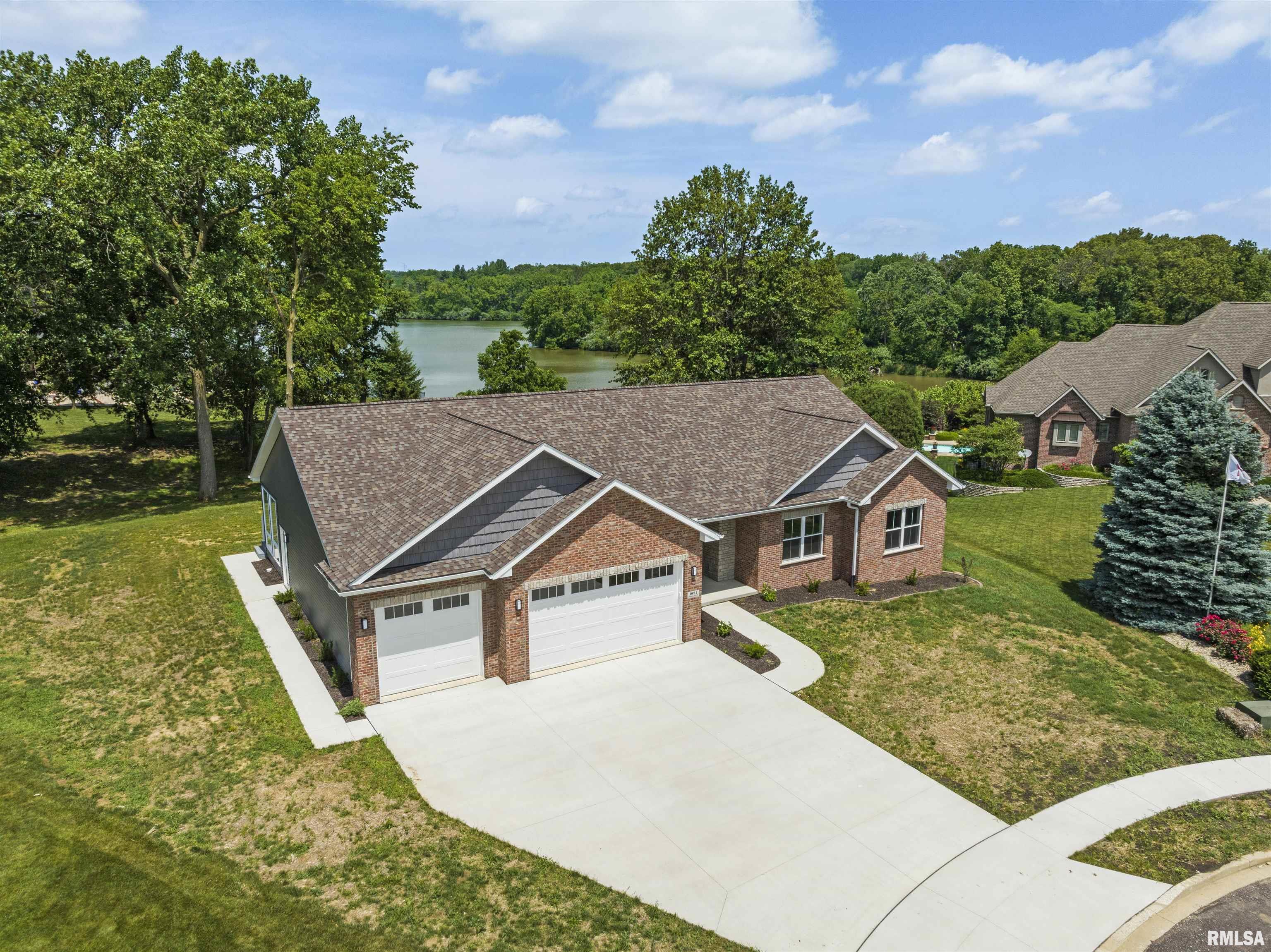 1621 Grandlake Court Property Photo 1