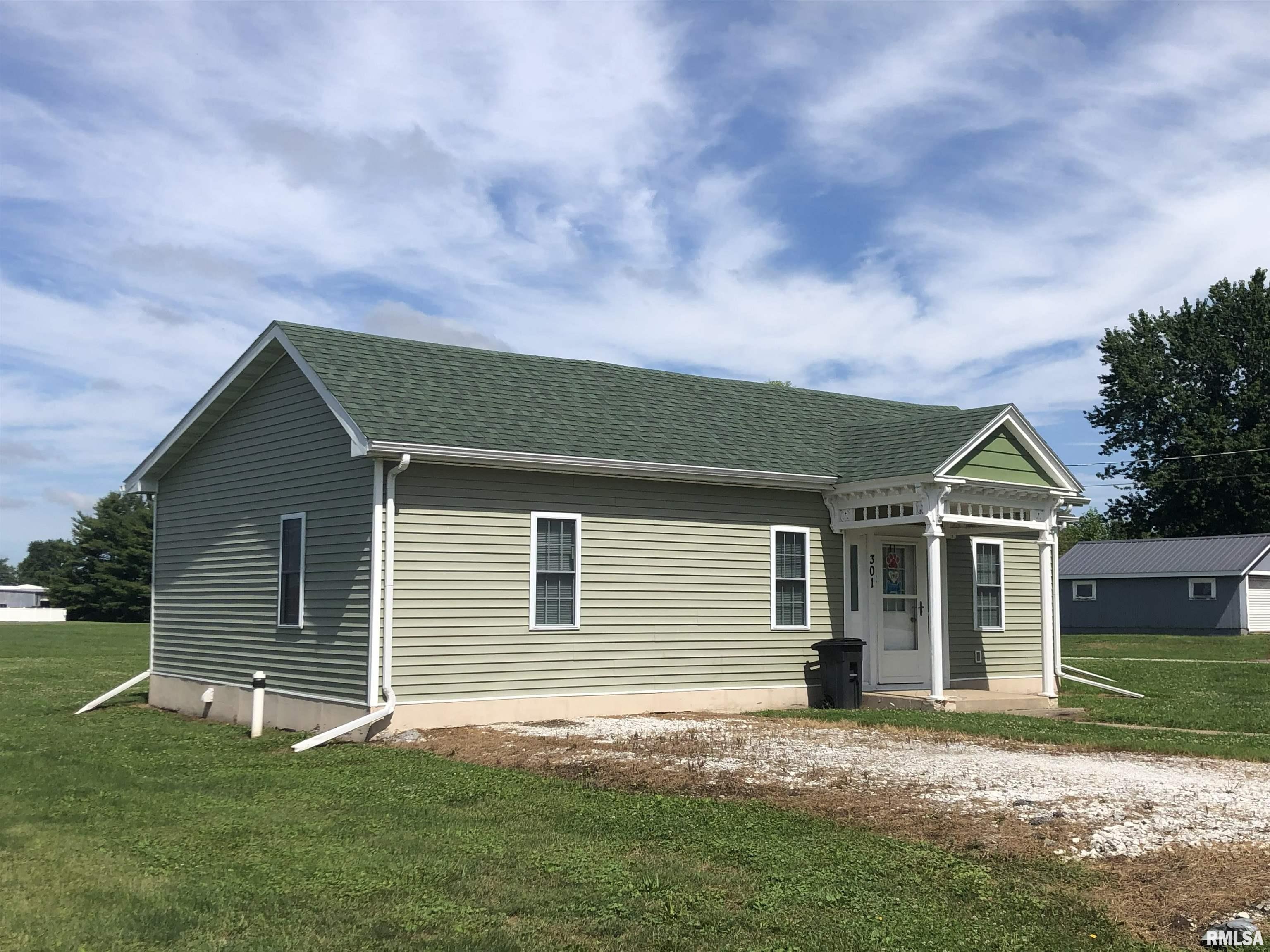 301 RAILROAD Avenue