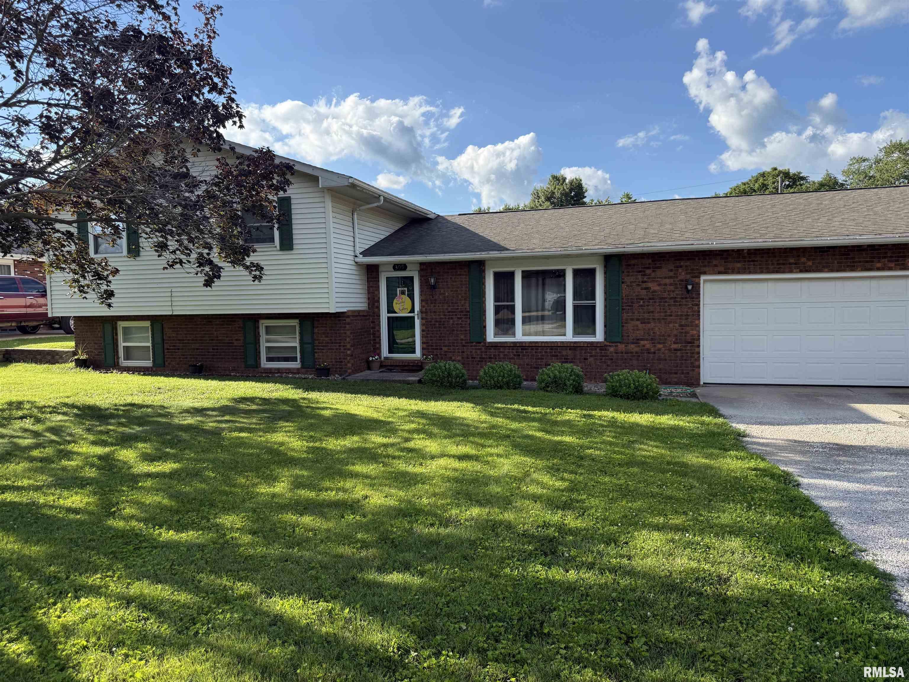 309 E Conrey Street Property Photo 1