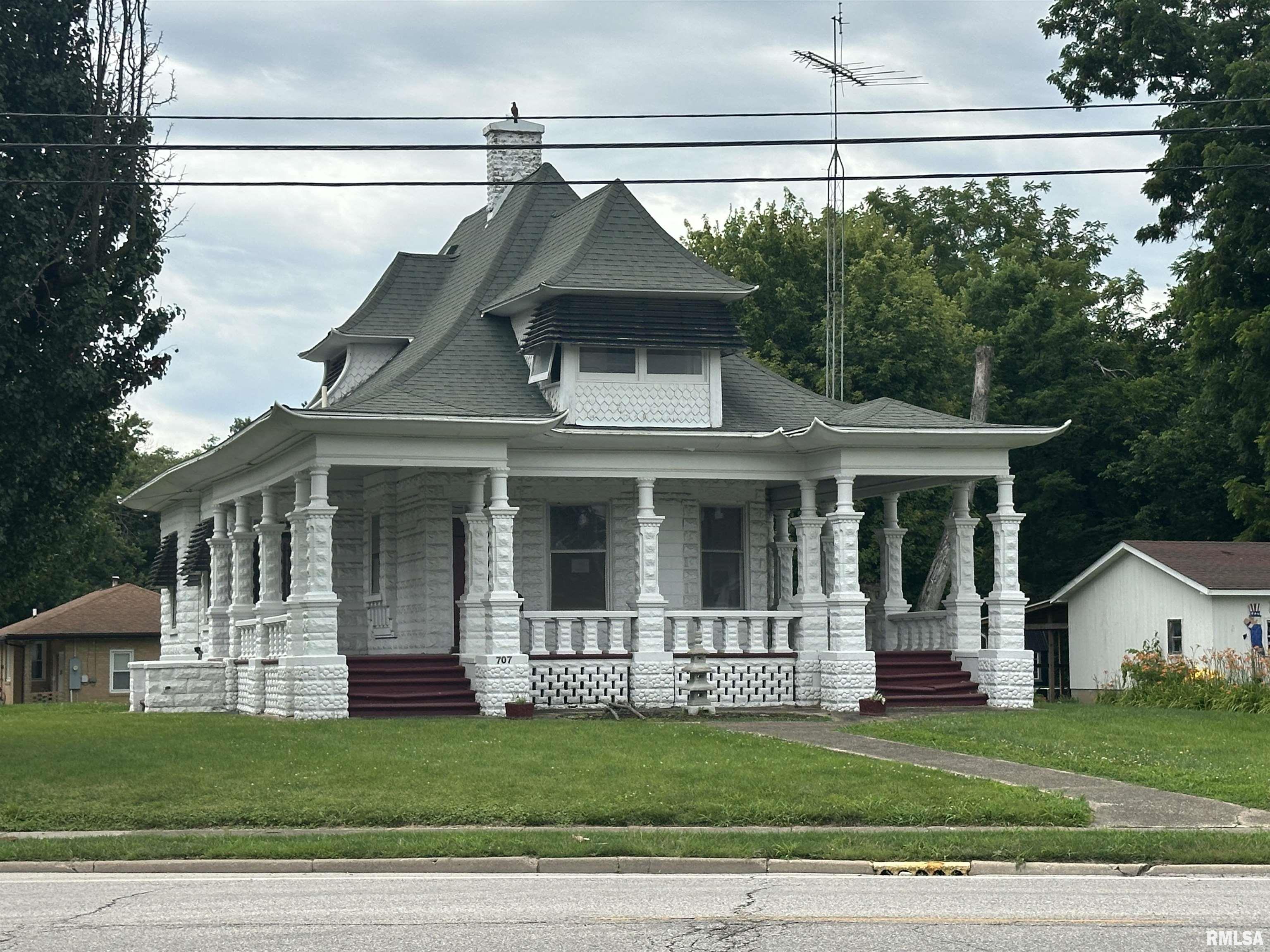 707 N MAIN Street