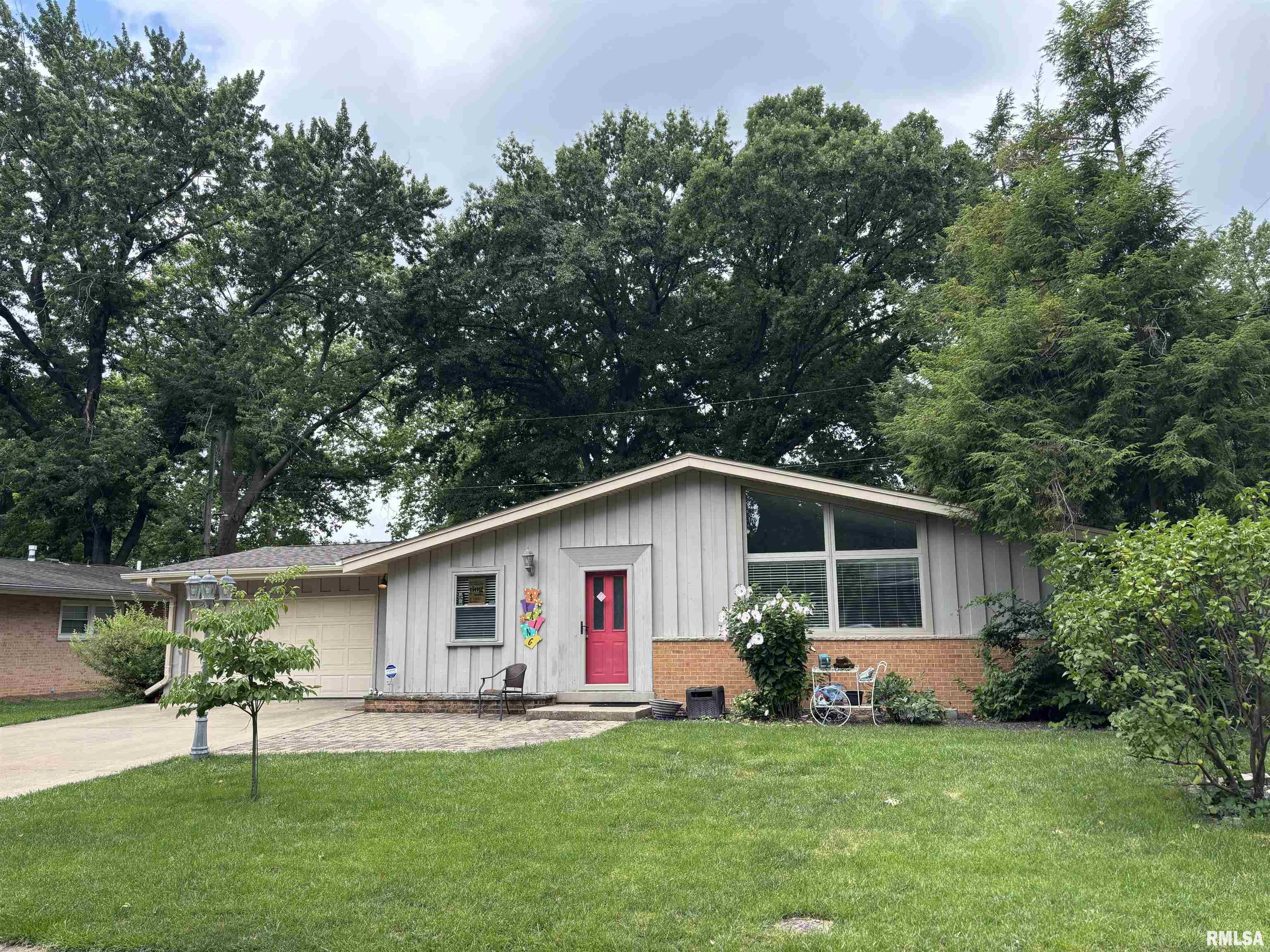 17 Lambert Lane Property Photo 1