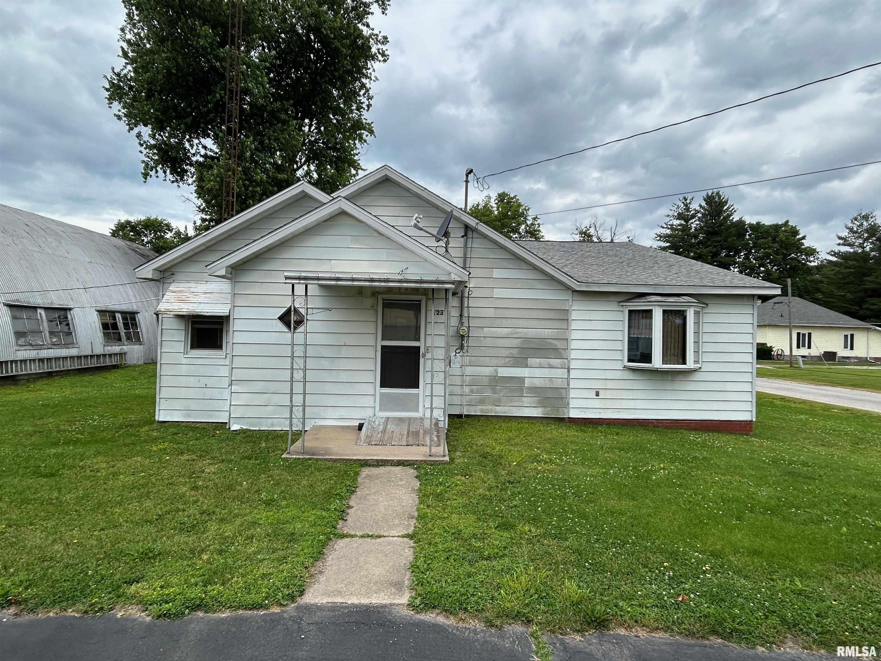 121 E Front Street Property Photo 1