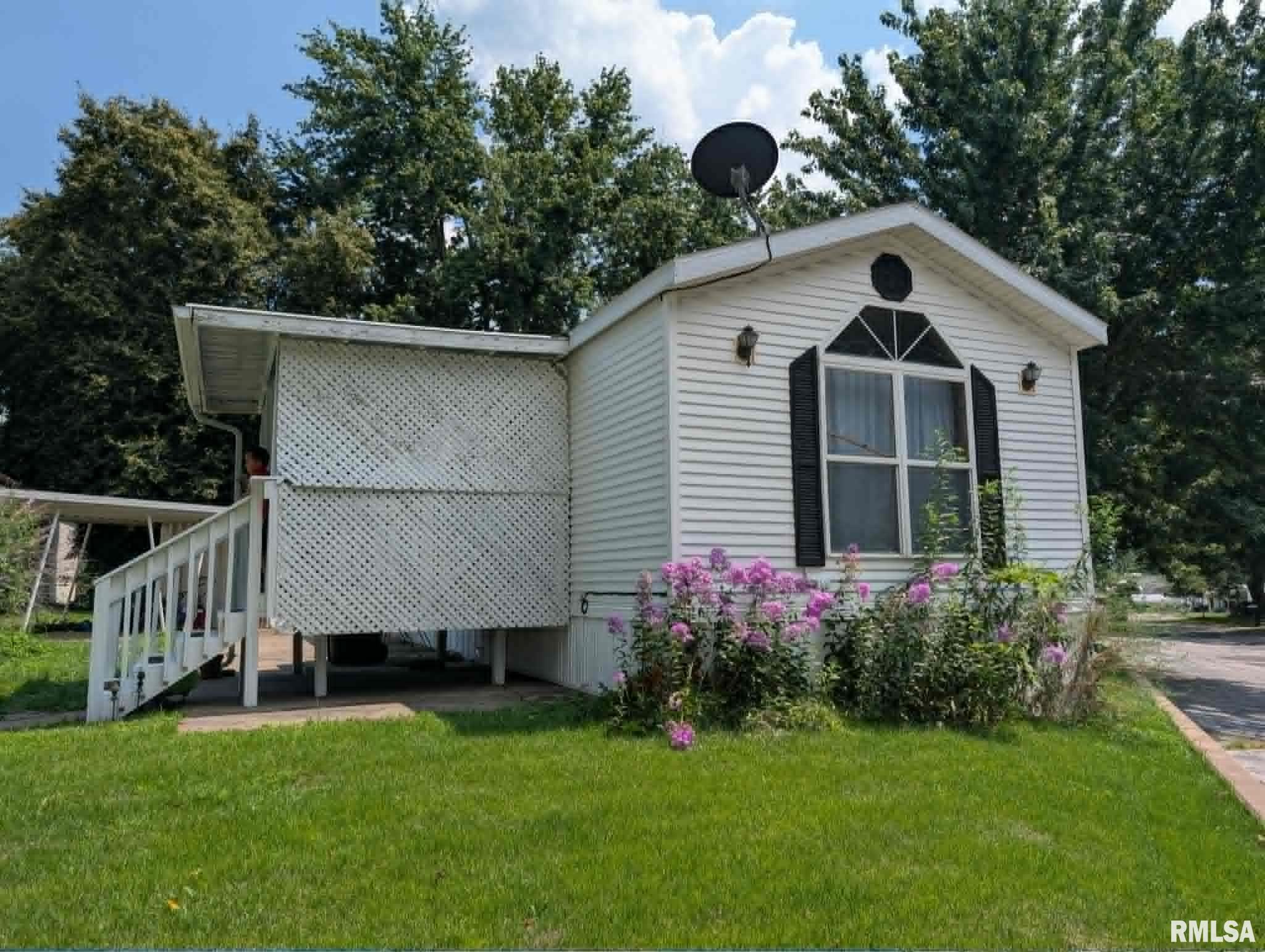 1500 Dewees Avenue Property Photo 1