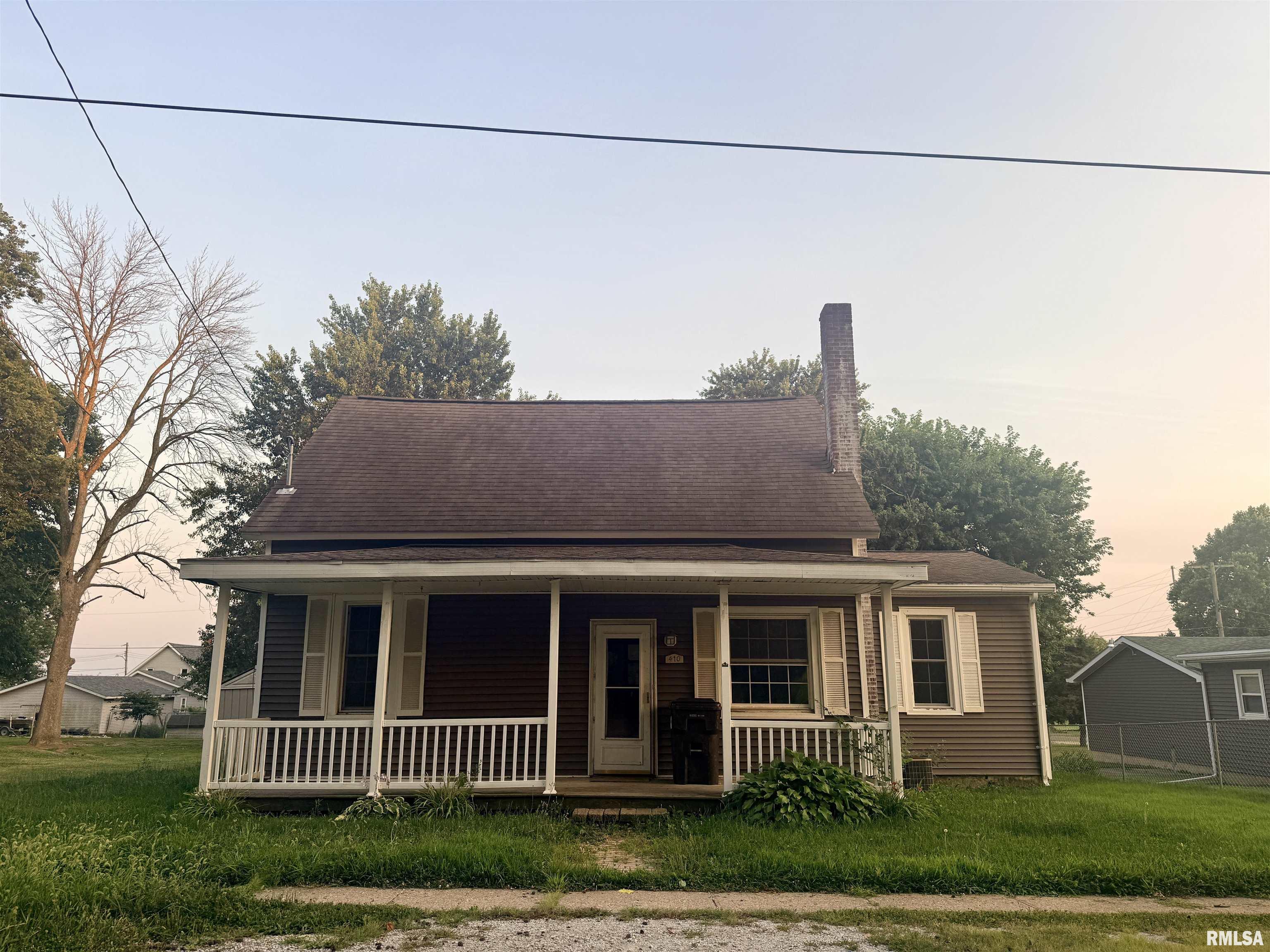 410 E South Street Property Photo 1