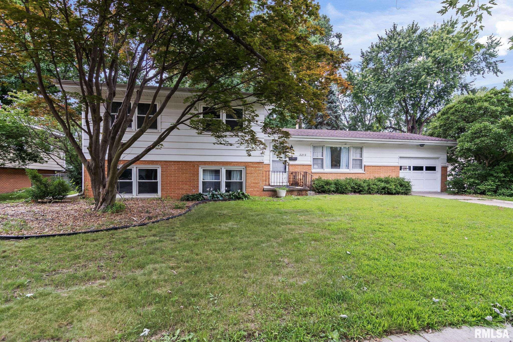 2212 FAIRWAY Drive