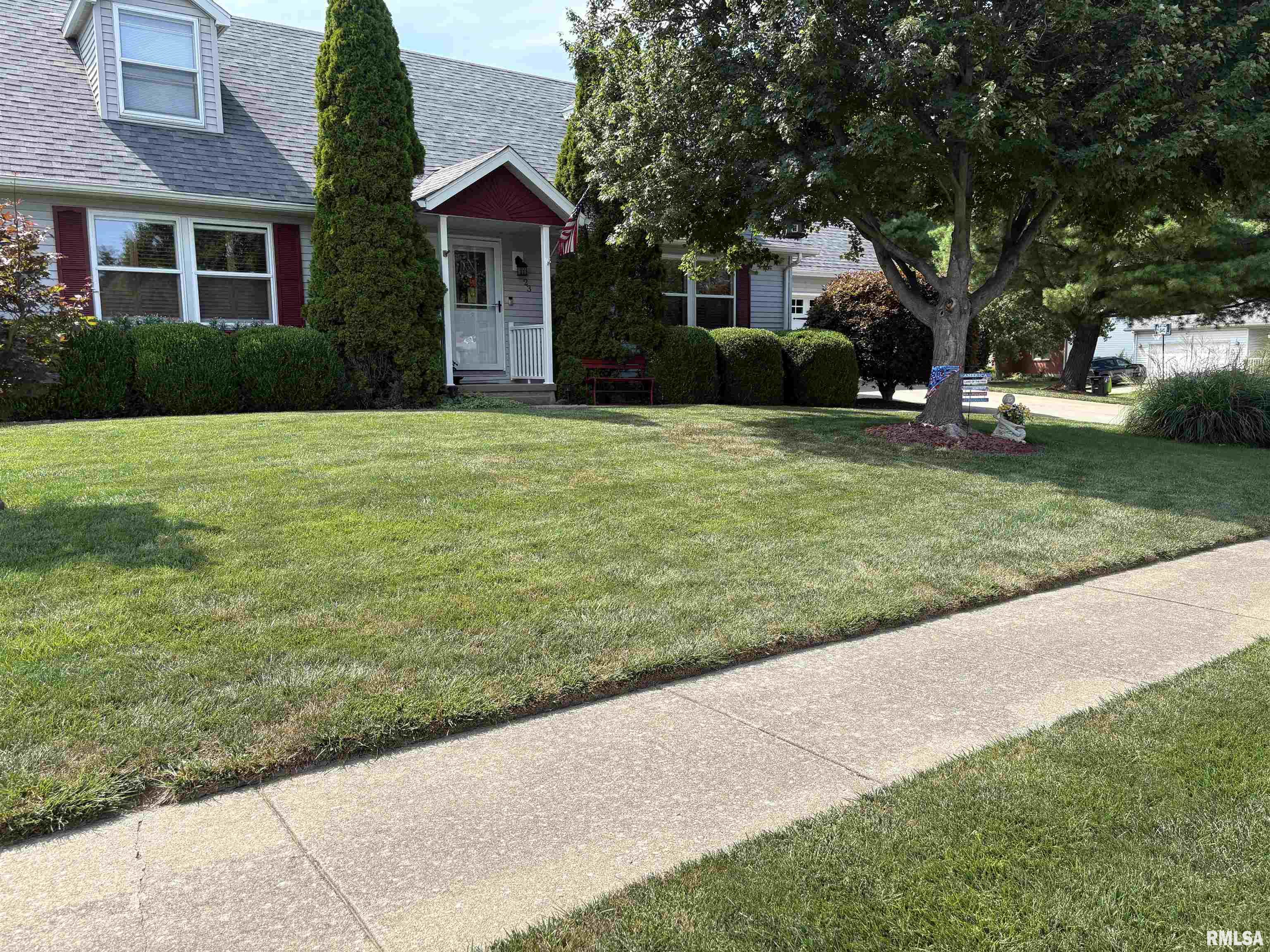 23 N Grand Avenue Property Photo 1