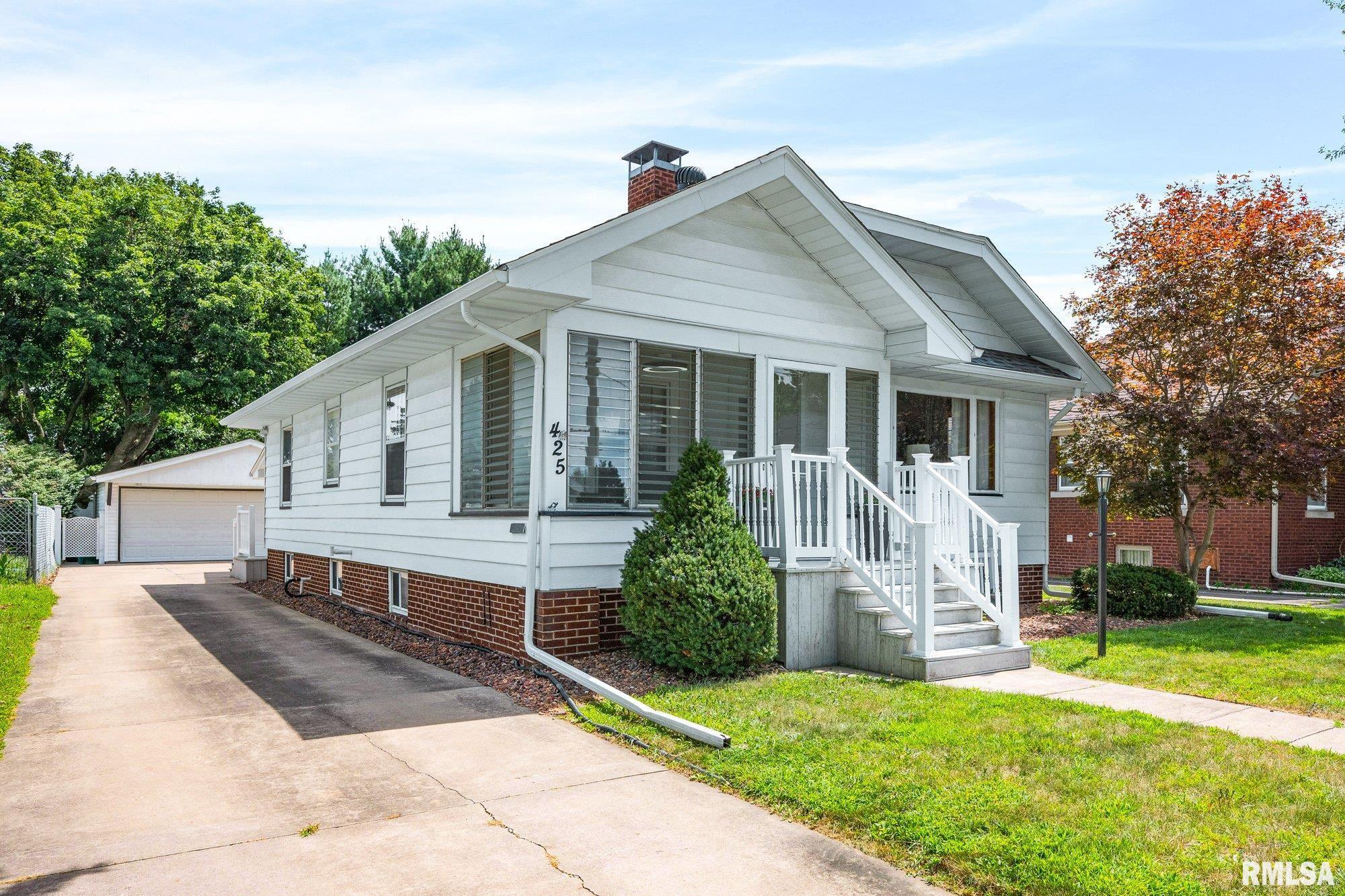 425 Hawkinson Avenue Property Photo 1