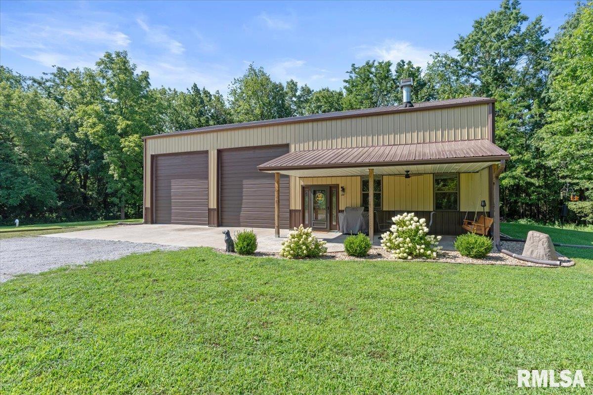 1761 Tozer Road Property Photo 1