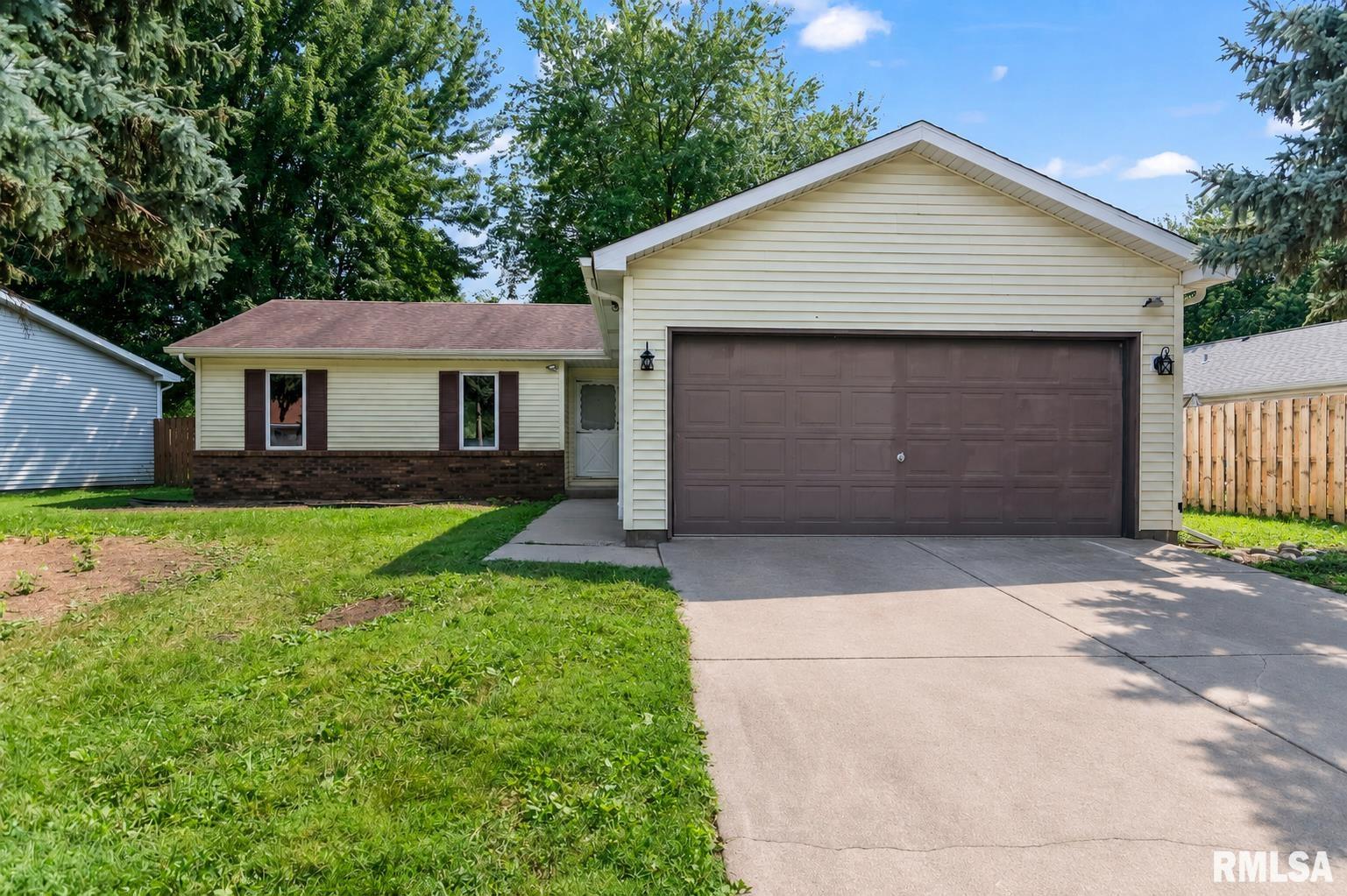 5205 Carlton Drive Property Photo 1