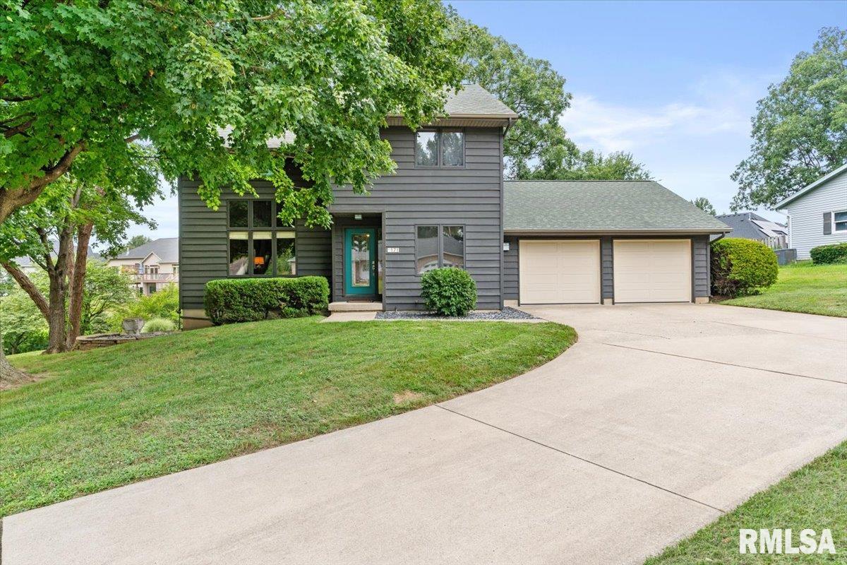 171 ROANOKE Drive